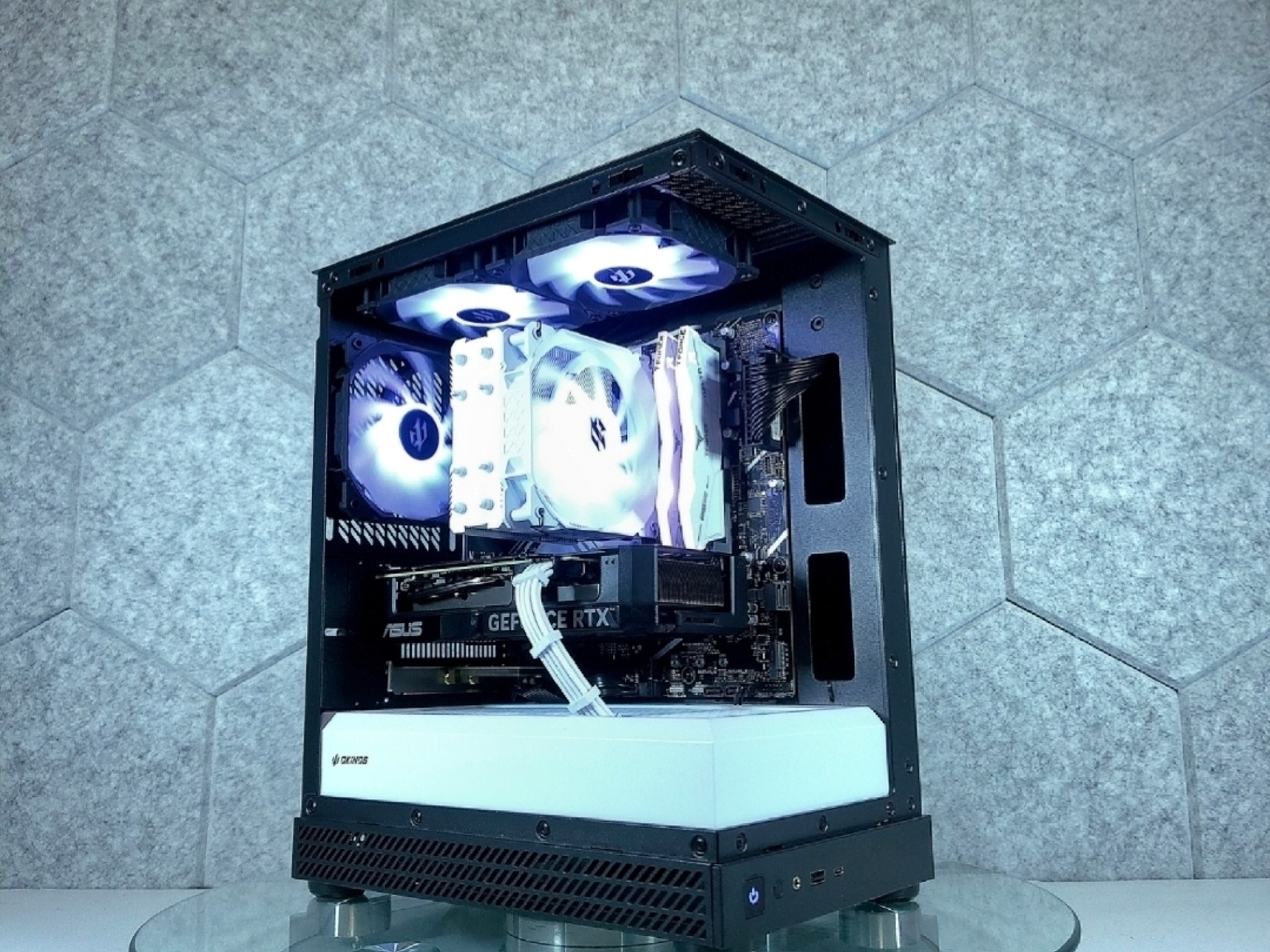 ASUS RTX 4070 🖤 Core i7 14700F