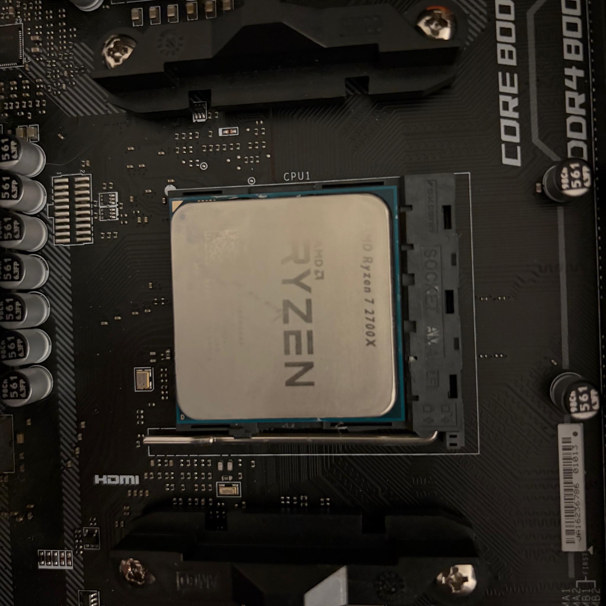 MSI B450 Tomahawk + Ryzen 7 2700x + 16GB RAM