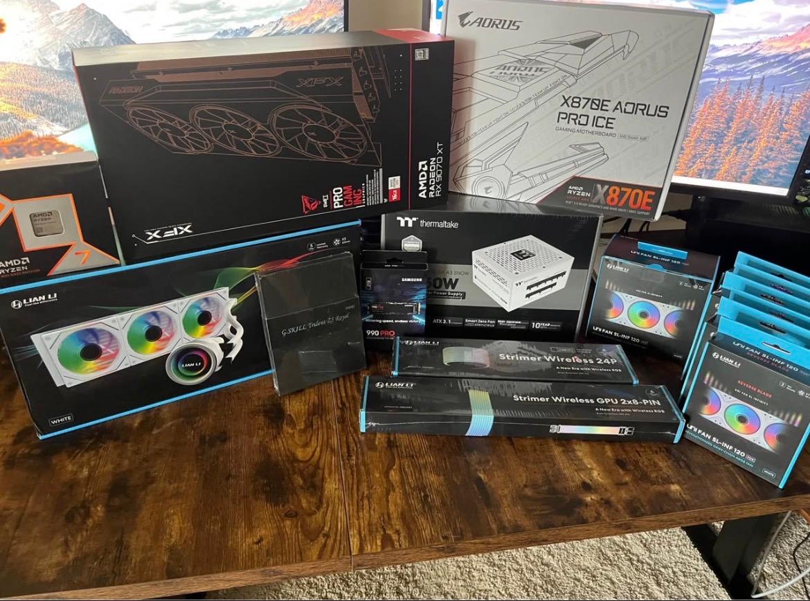 Custom Gaming Whiteout PC Build