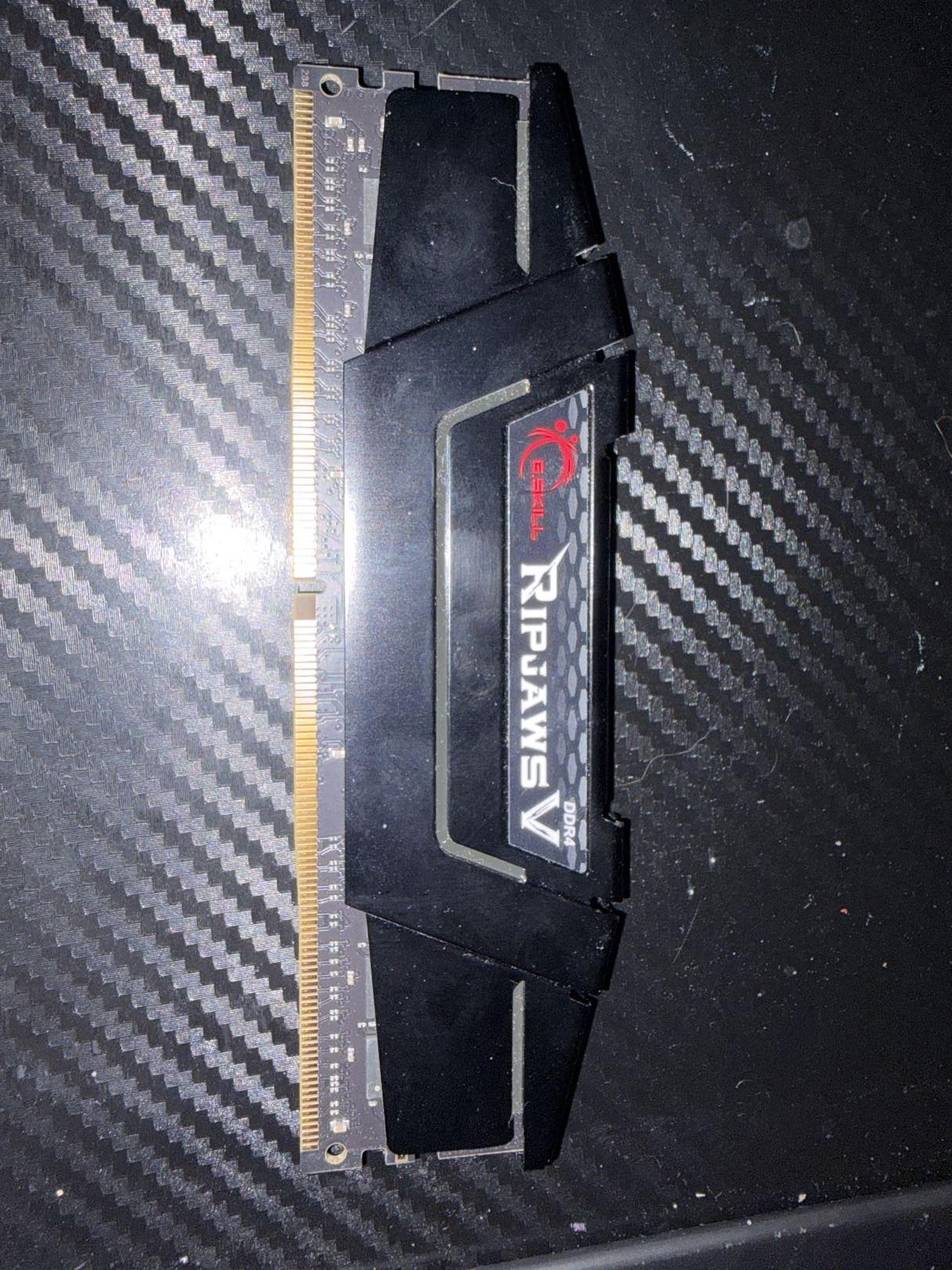 ⚙️G.Skill 16gb ddr4 3200mhz CL16 1x16Gb🪚