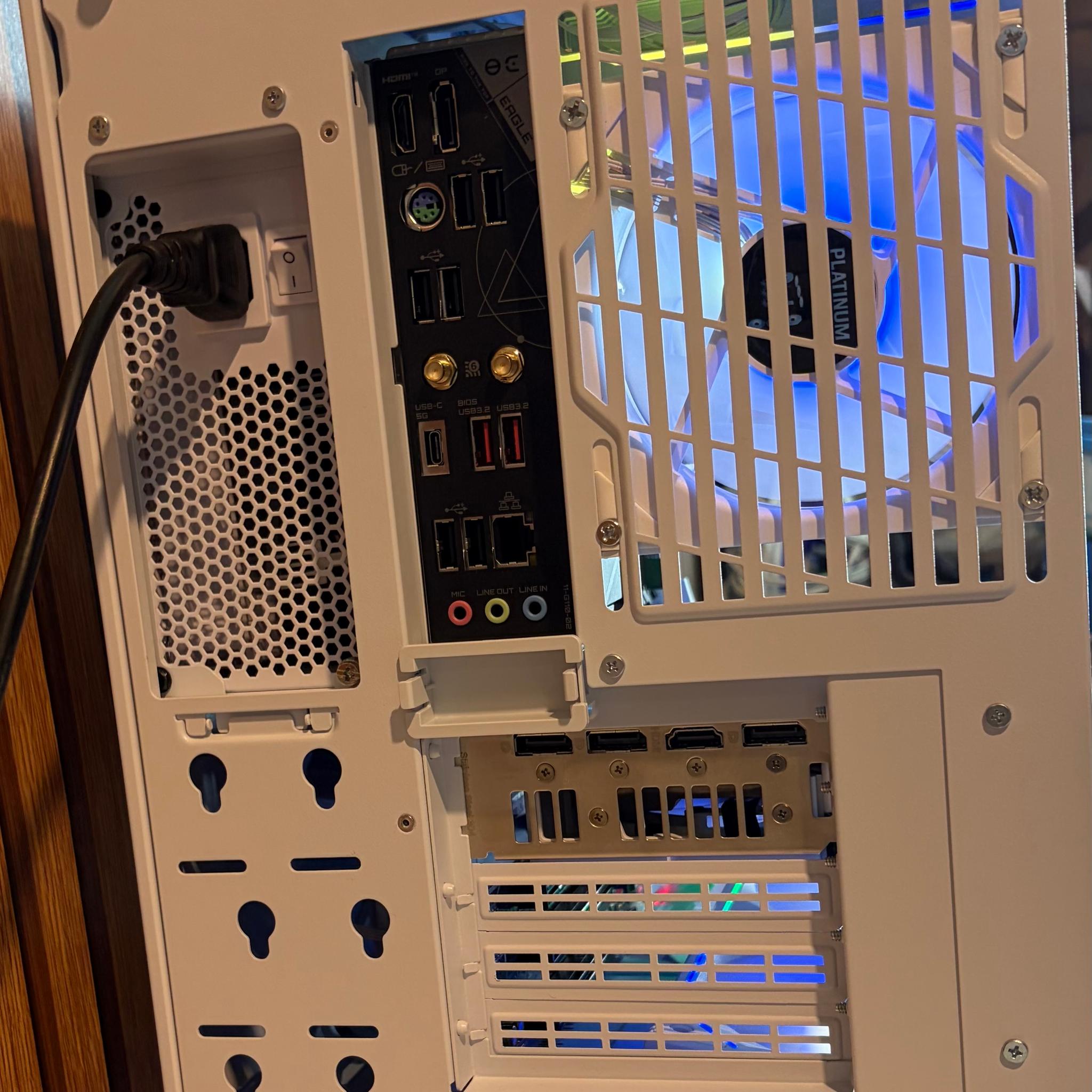RTX 4070 | RYZEN 5 9600X | 16GB DDR5 | 2TB NVME | 650W | 360MM AIO | Windows 11 pro