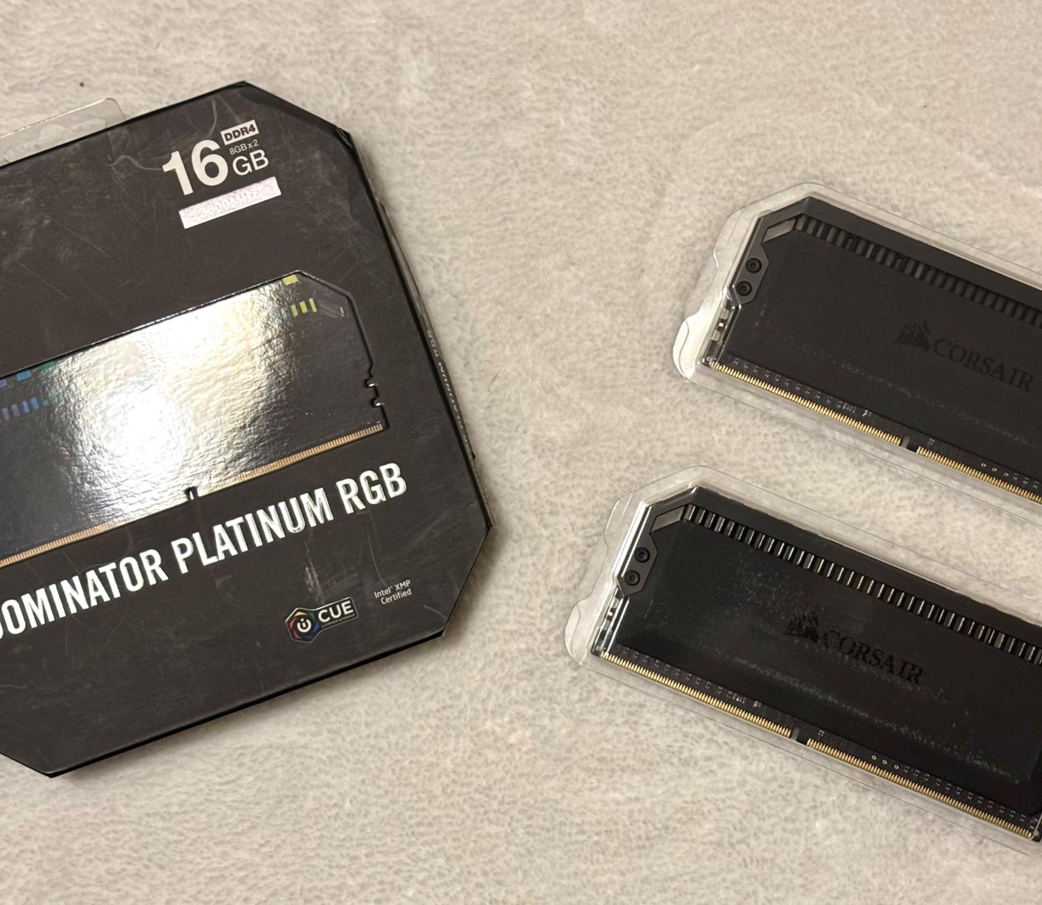 CORSAIR DOMINATOR PLATINUM RGB 16GB (2 x 8GB) DDR4 DRAM 3600MHz