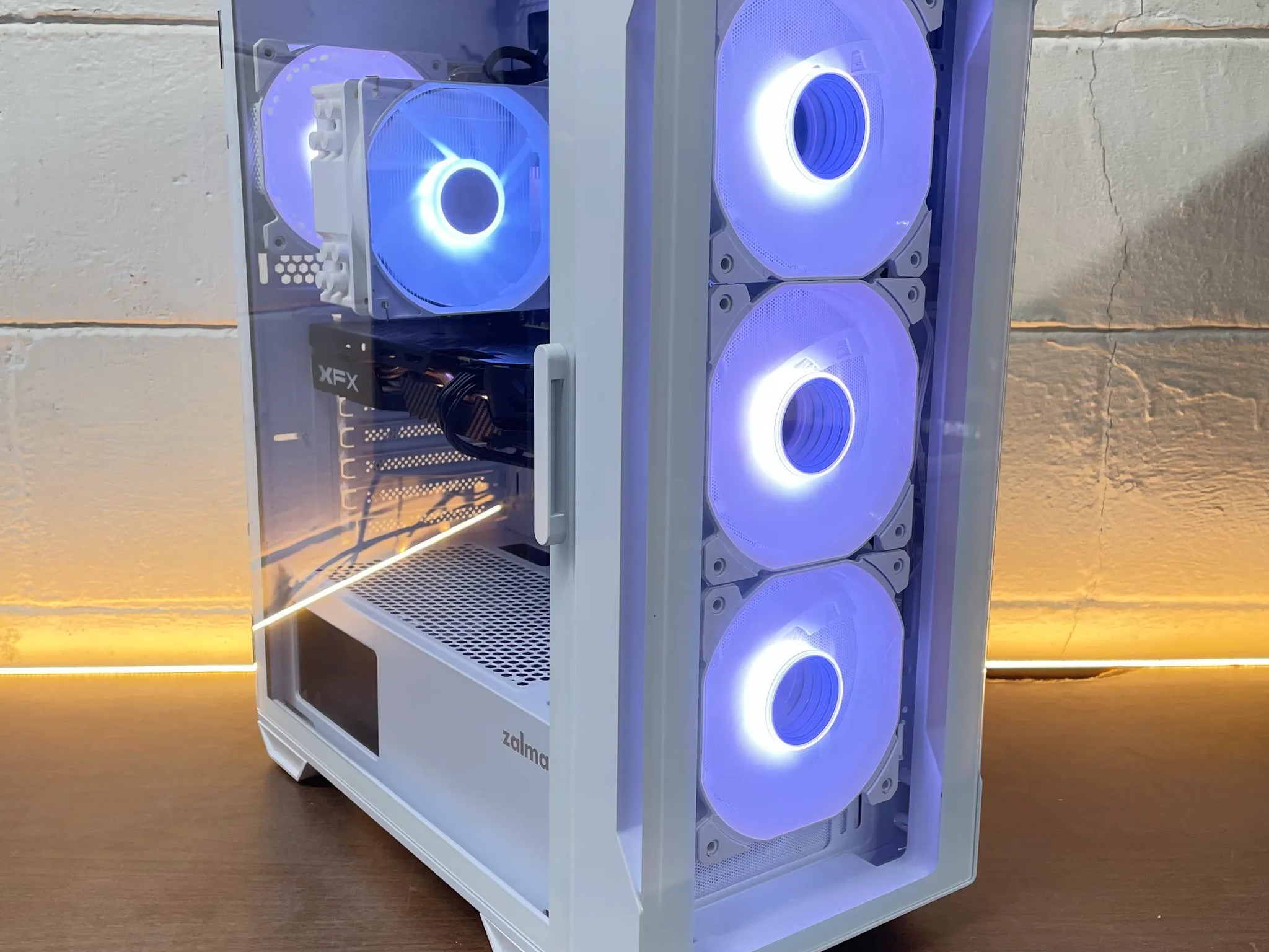 Frosty Gaming PC | Intel i7 / AMD RX580 / 8GB / 1.1TB Win 11 Pro + Wi-Fi
