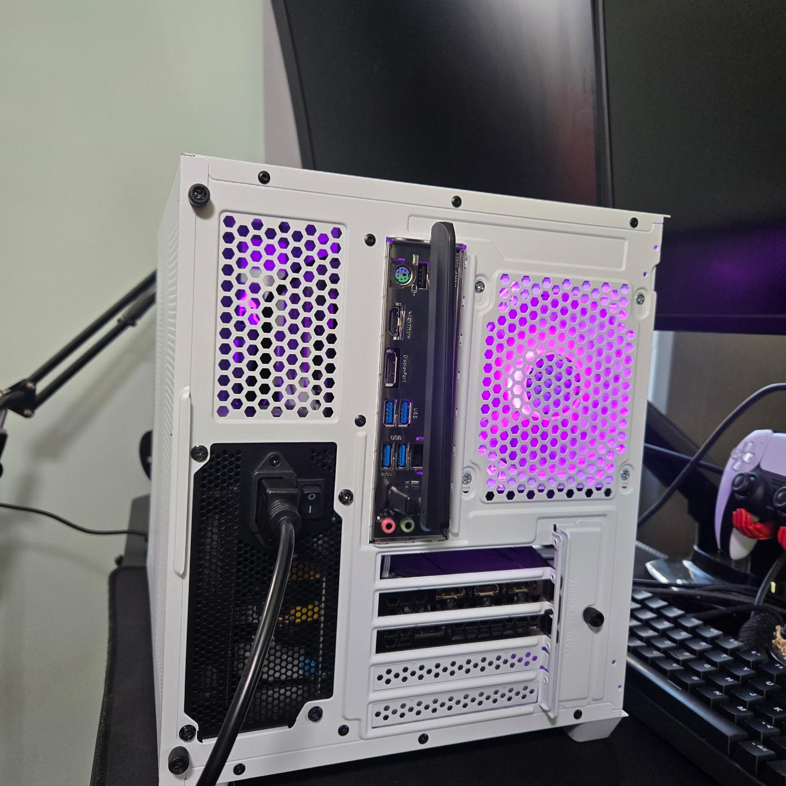 A mid ranged custom gaming pc with a Gigabyte GeForce RTX OC 2060 and an AMD Ryzen 5 5500