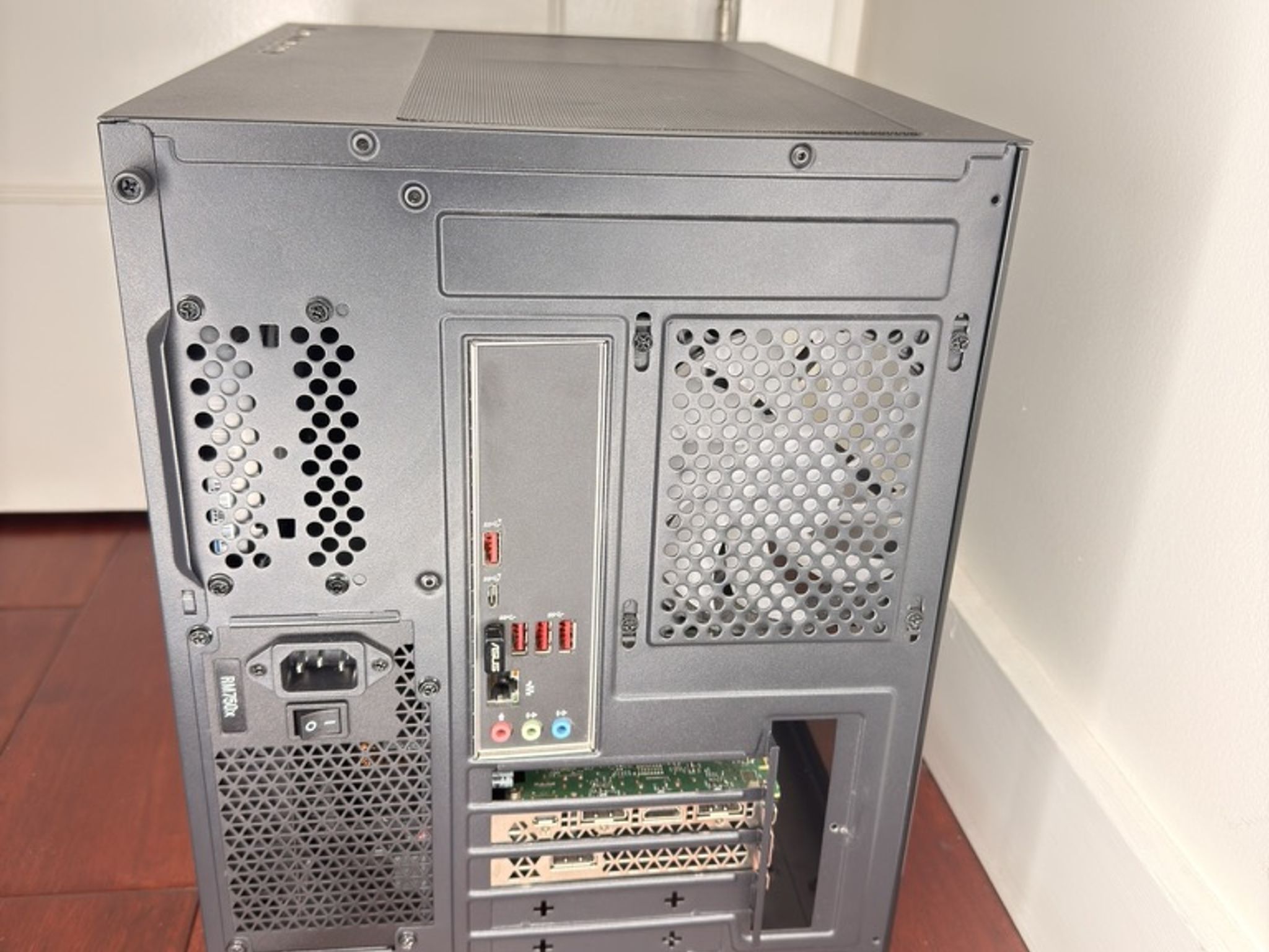 Gaming PC - RTX 2080, i7 9th Gen, 24GB DDR4, 256GB SSD, 2TB HDD.