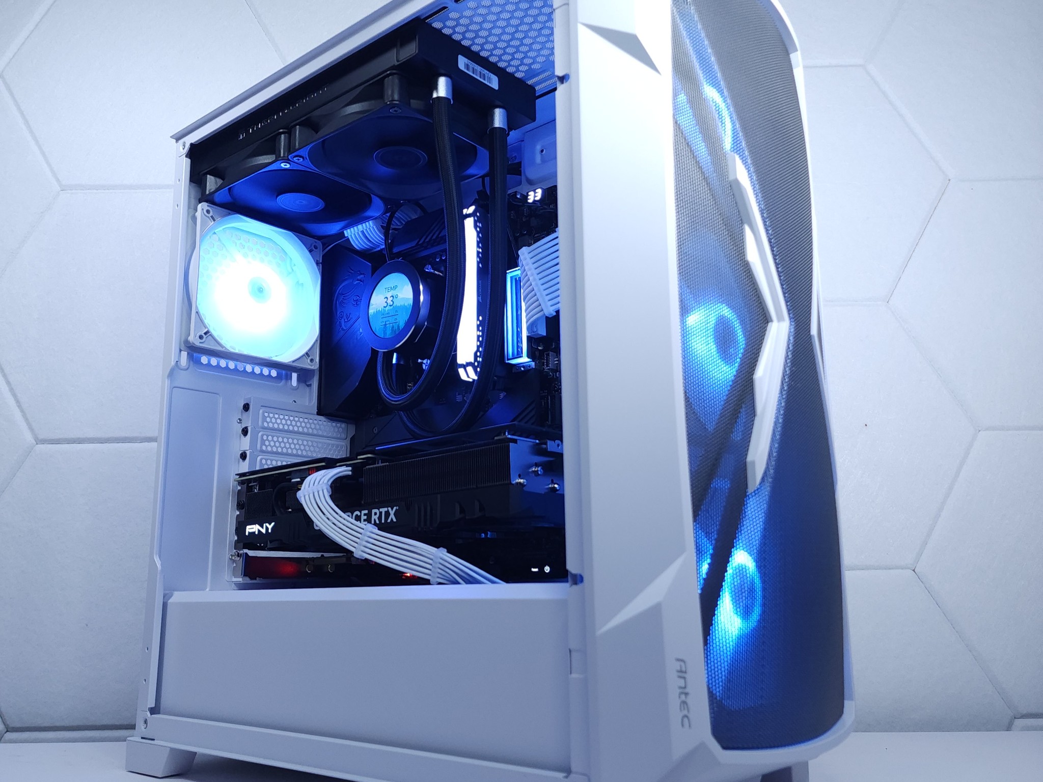 💙🤍RTX 4070Ti | Ryzen 9 5900X | 32GB 3600MHz | 1TB NVMe Gen4