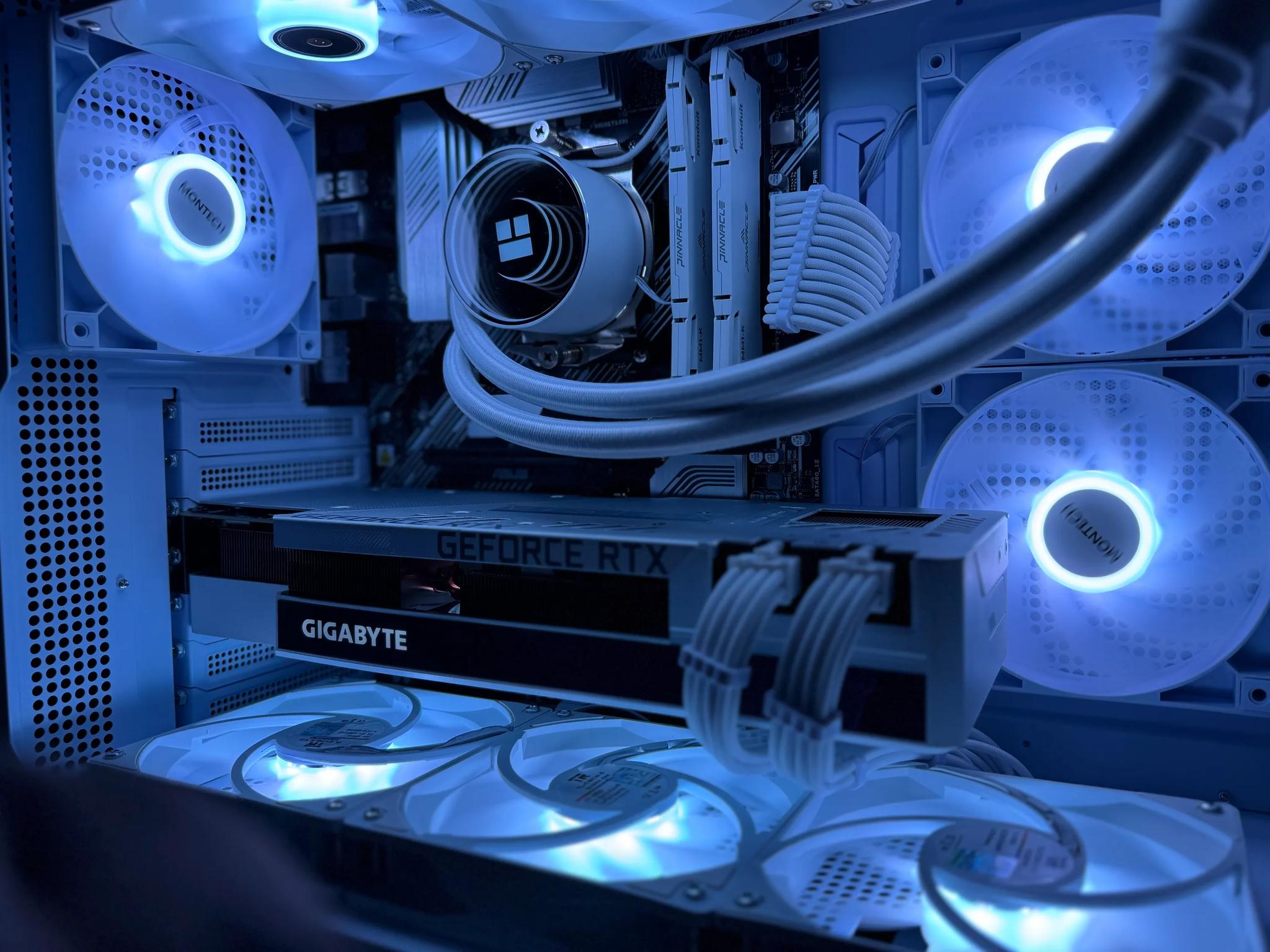 🌨️ARCTIC🌨️ White Gaming PC | RTX 3080 , RYZEN 7 5800X, 32GB DDR4 RAM, 1TB M.2