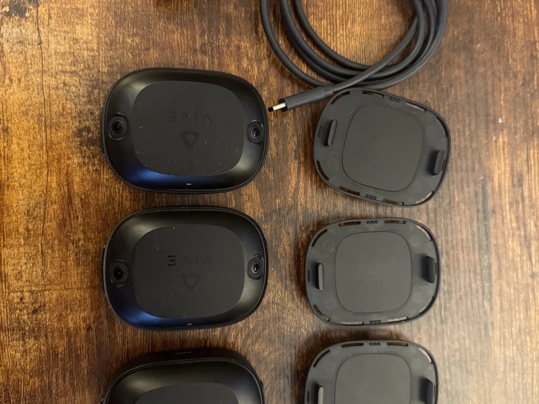 HTC Vive Ultimate Tracker 3+1 Kit with track straps