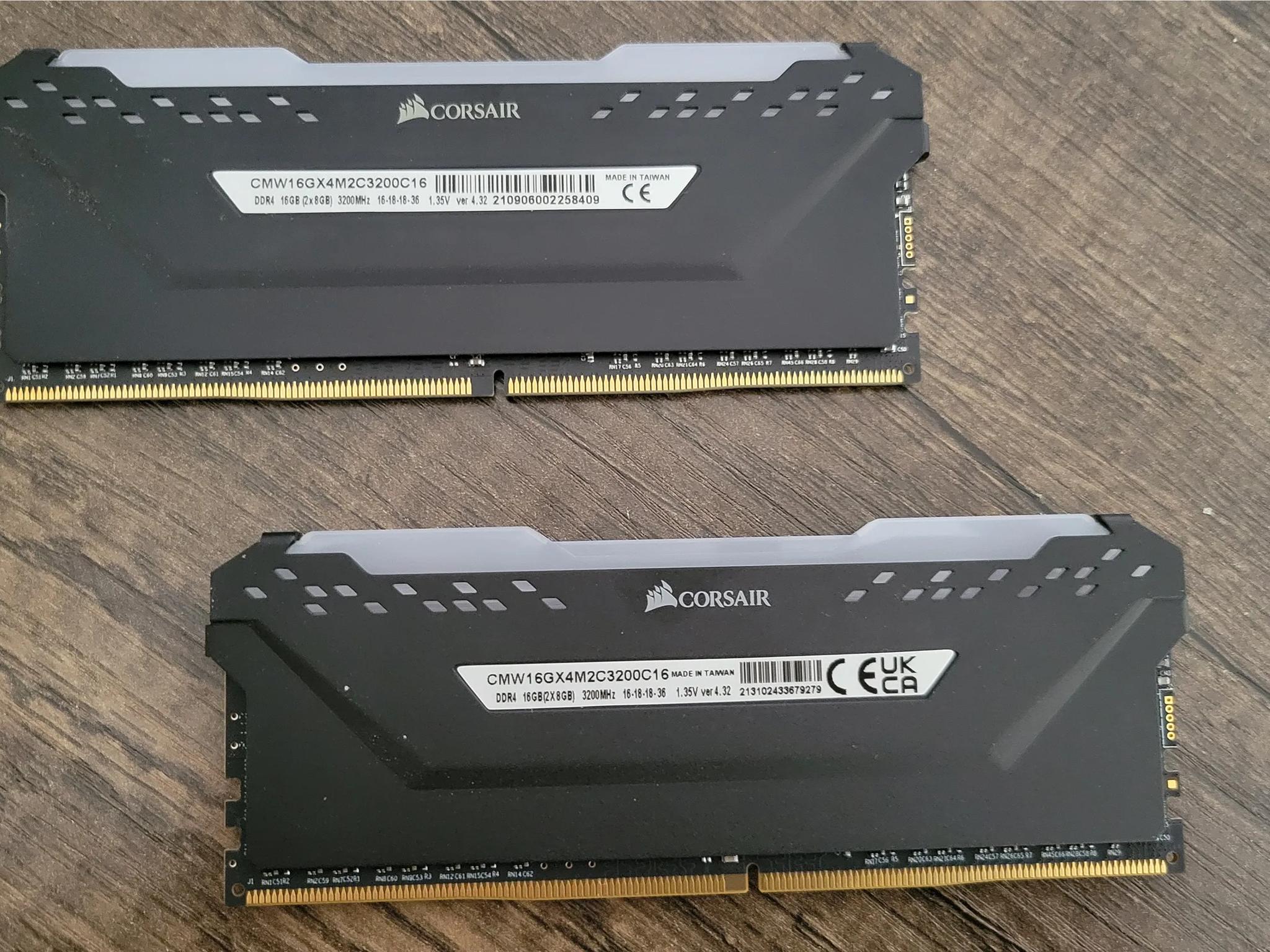Corsair vengeance RGB Pro 16GB (2 x 8GB)  DDR4 3200 (PC4 25600) CAS latency 16, PC425600