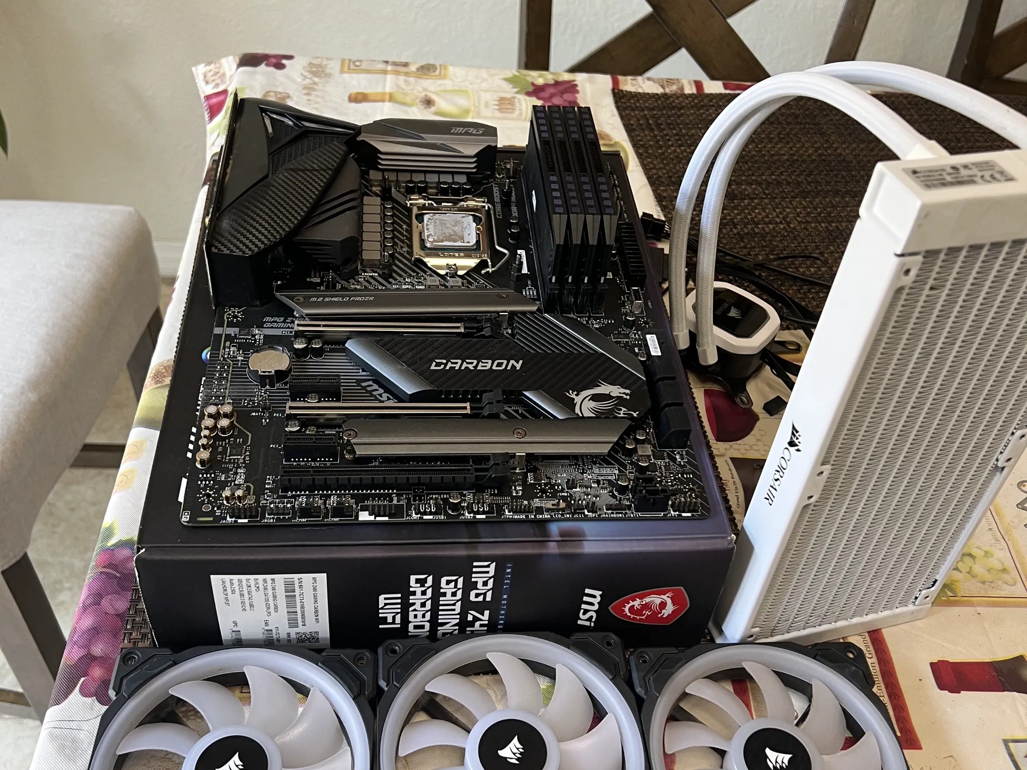 MSI MPG Z490, i9-10850K, Corsair Dominator DDR4-3200 + Liquid Cooler Bundle