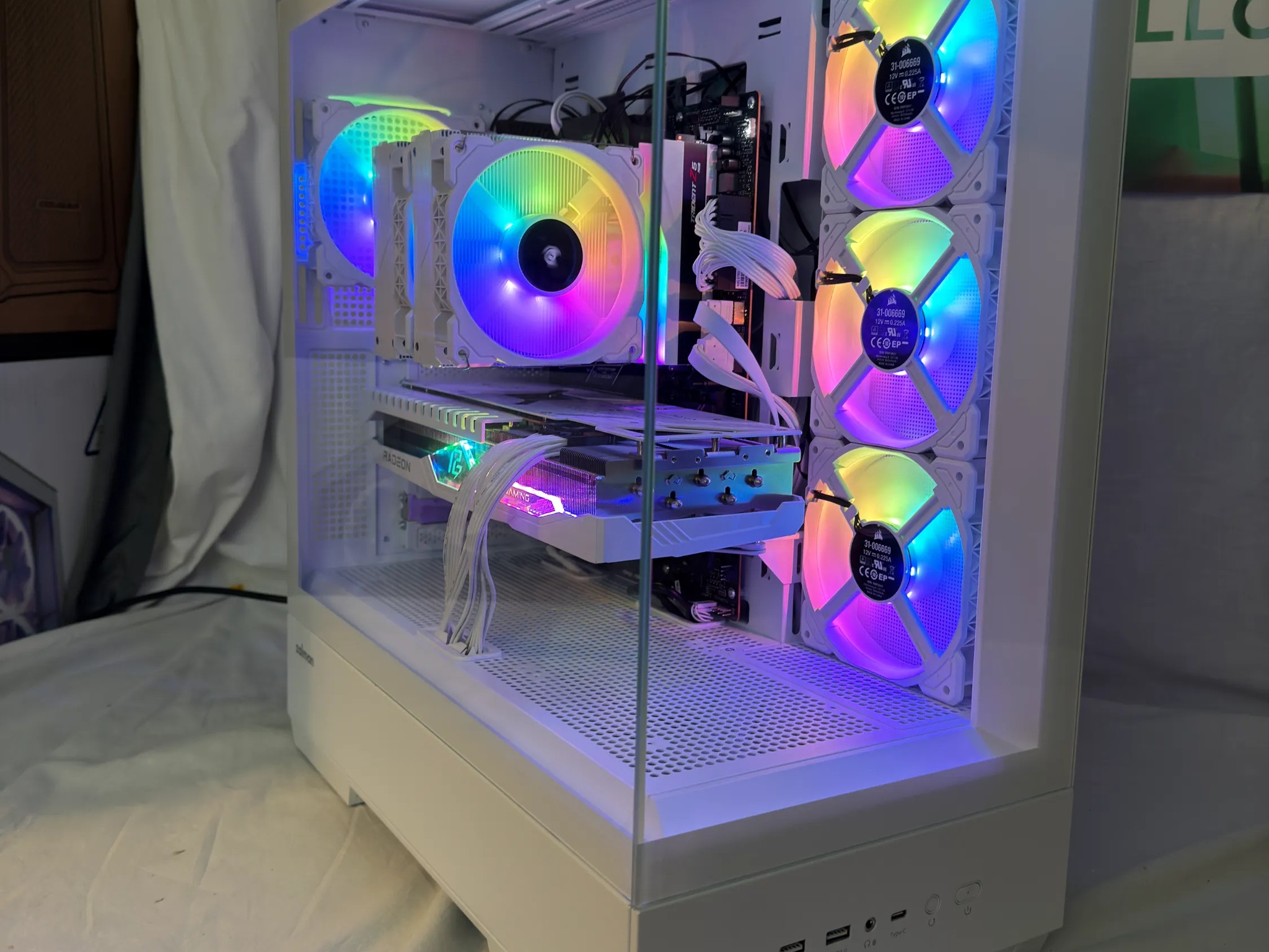 RX 7900XT Ryzen 7 7700x Gaming PC