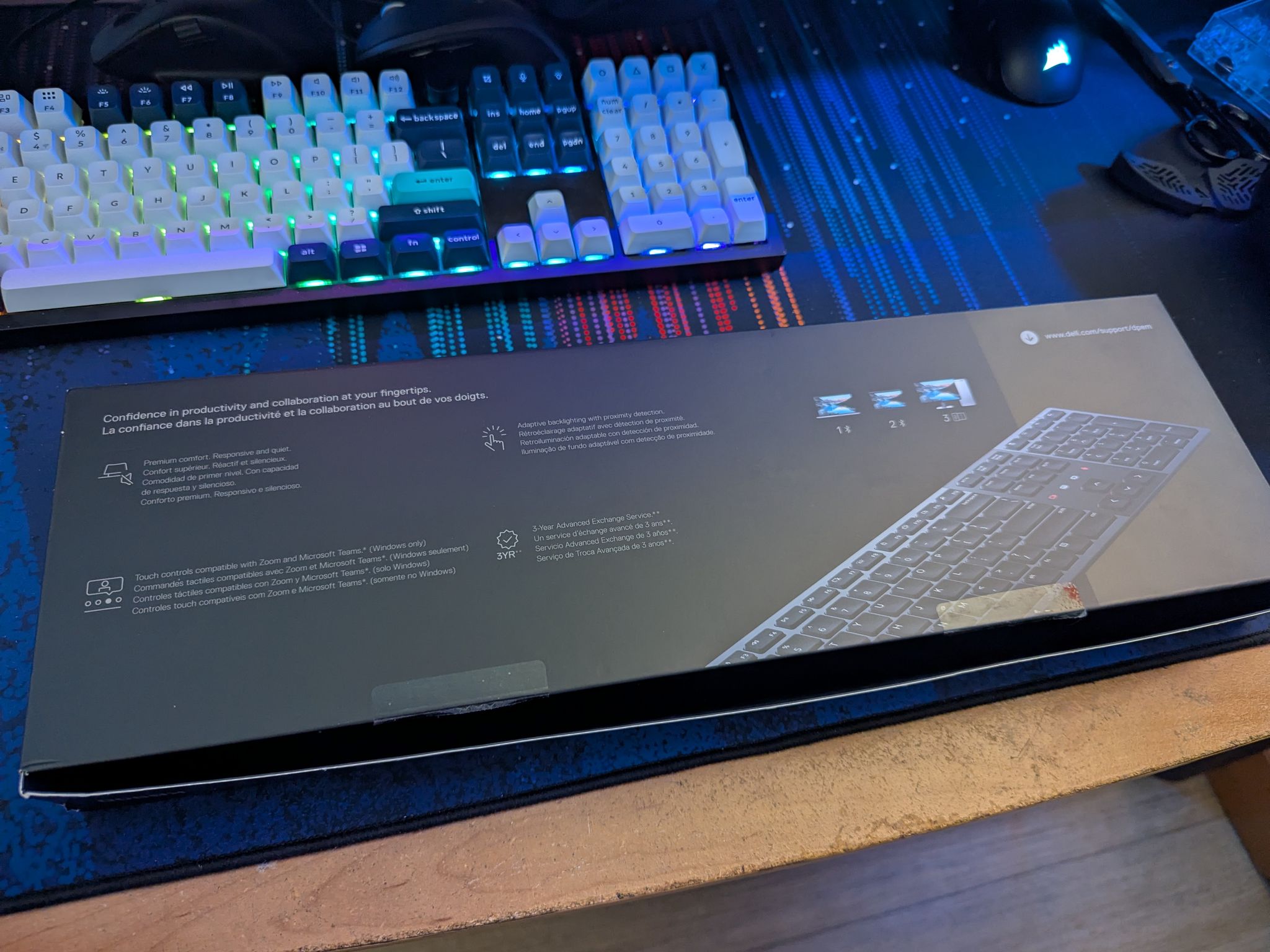 Dell KB900 Keyboard - Low Profile - Backlit - Collaboration Buttons