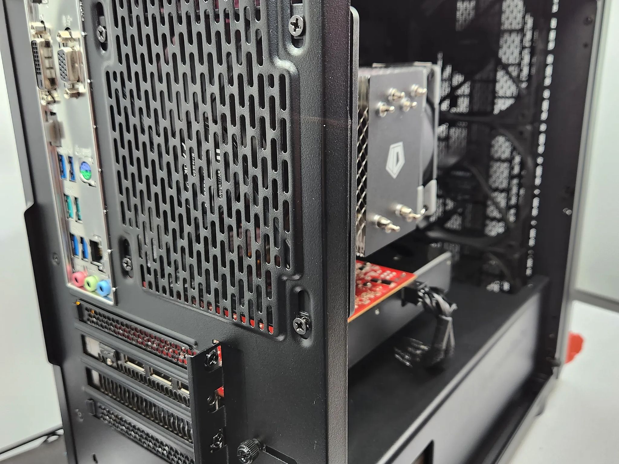 Budget Baller Stealth Build Ryzen 5 / 16GB / 1TB / RX570X