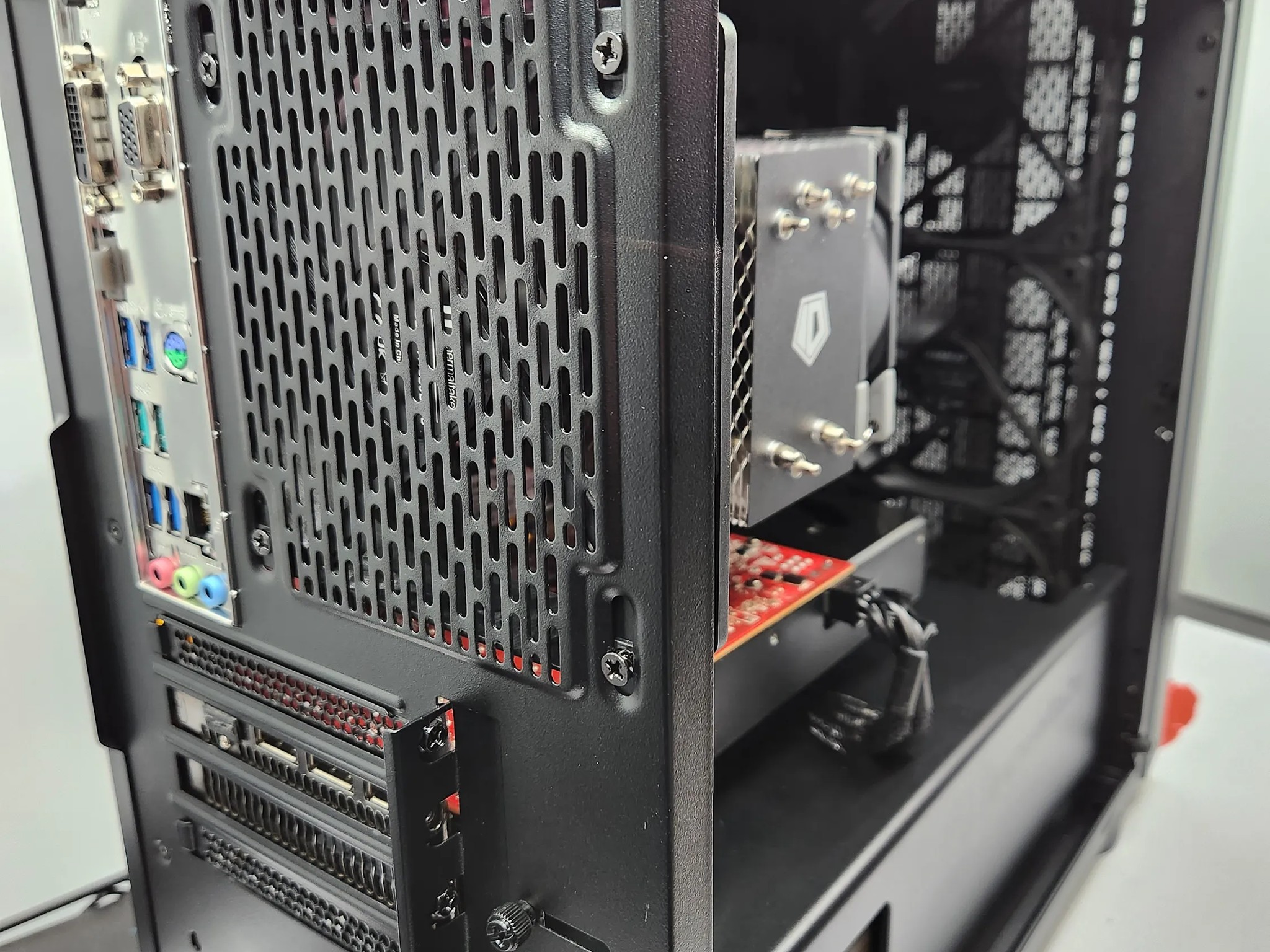 Budget Baller Stealth Build Ryzen 5 / 16GB / 1TB / RX570X