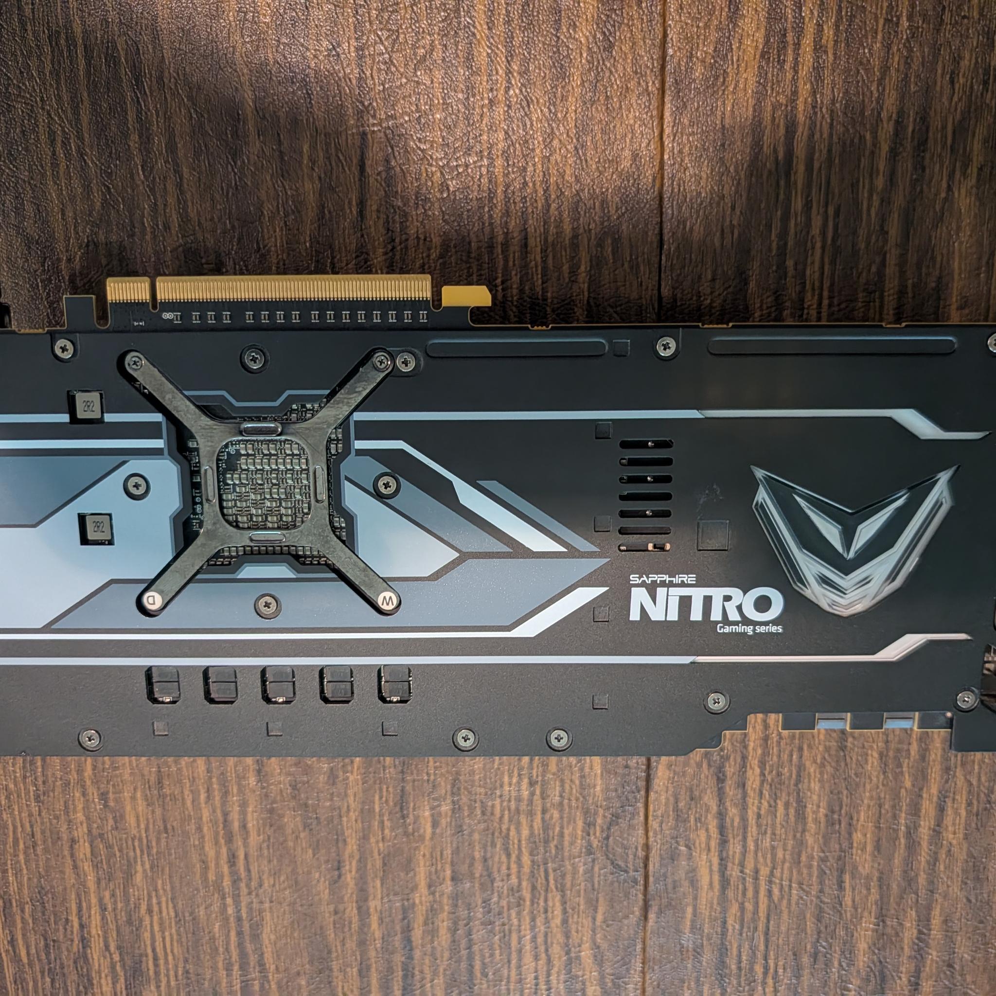 SAPPHIRE NITRO+ Radeon RX VEGA 64 8GB HBM2