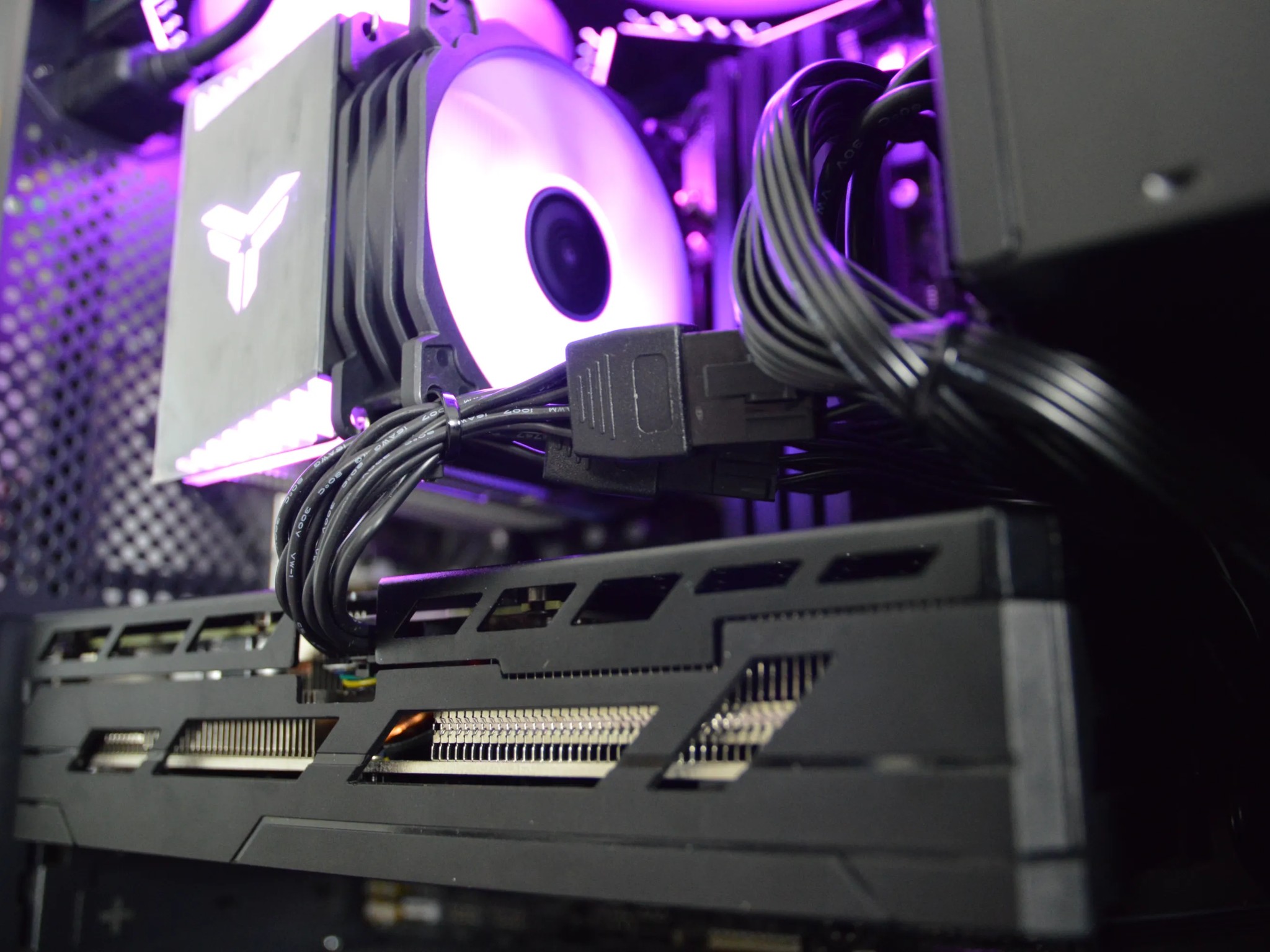 ⬛SFF⬛| RTX 3070 8GB | INTEL I5-10600KF | 32GB DDR4 RAM | 1TB NVME SSD | Box o' Performance |
