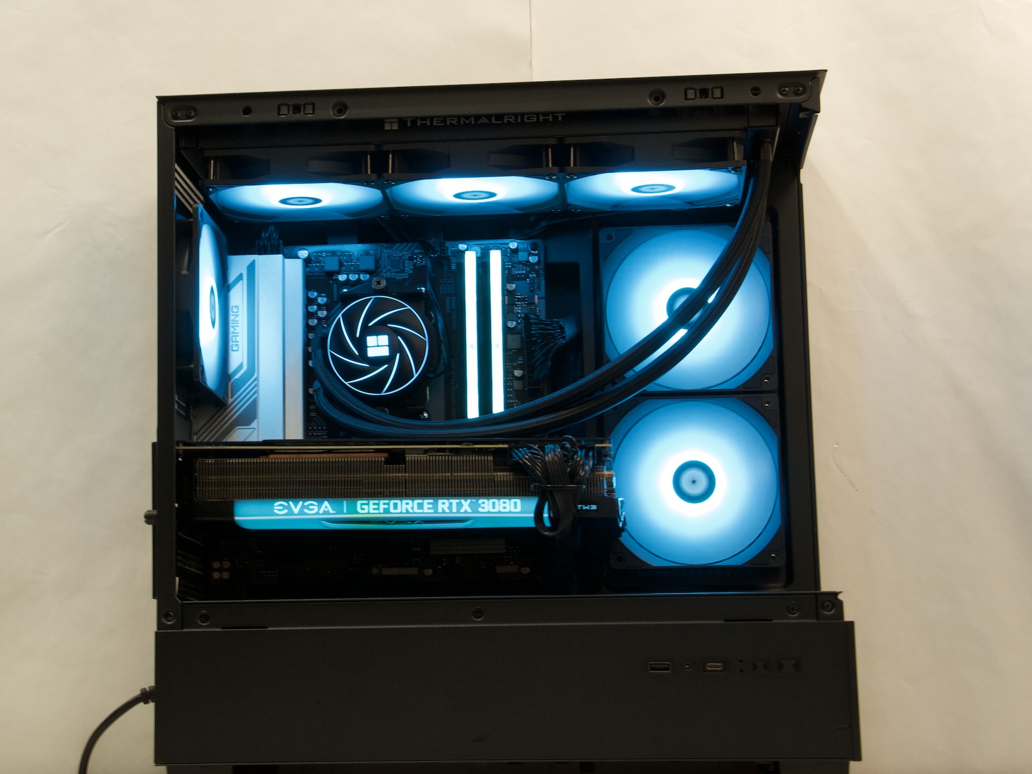 RTX 3080, Ryzen 5 7500F, 32GB DDR5, 1TB NVMe SSD, WiFi - Custom Gaming PC