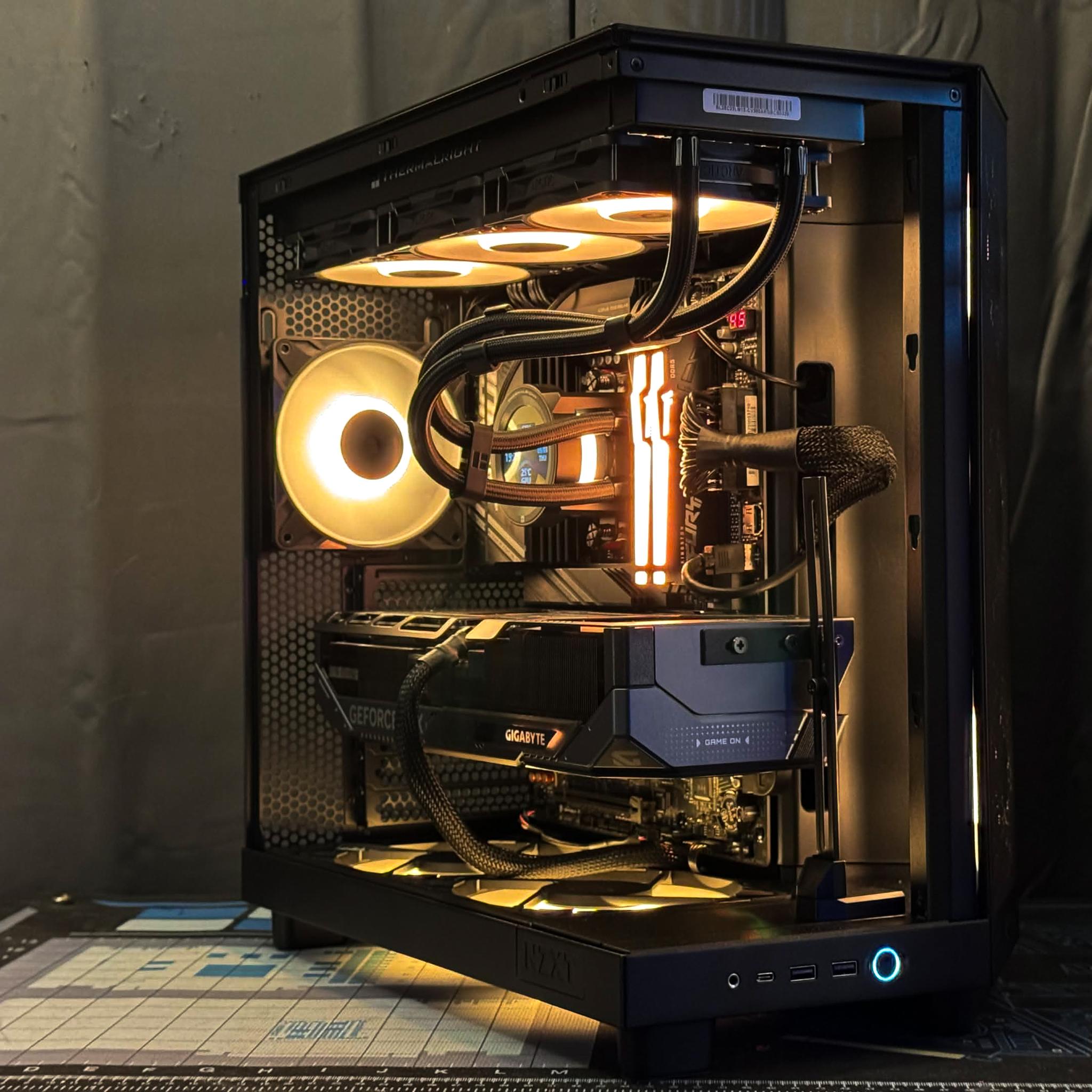 Amber - 9850X3D, RTX 5080, 2TB SSD, Wifi