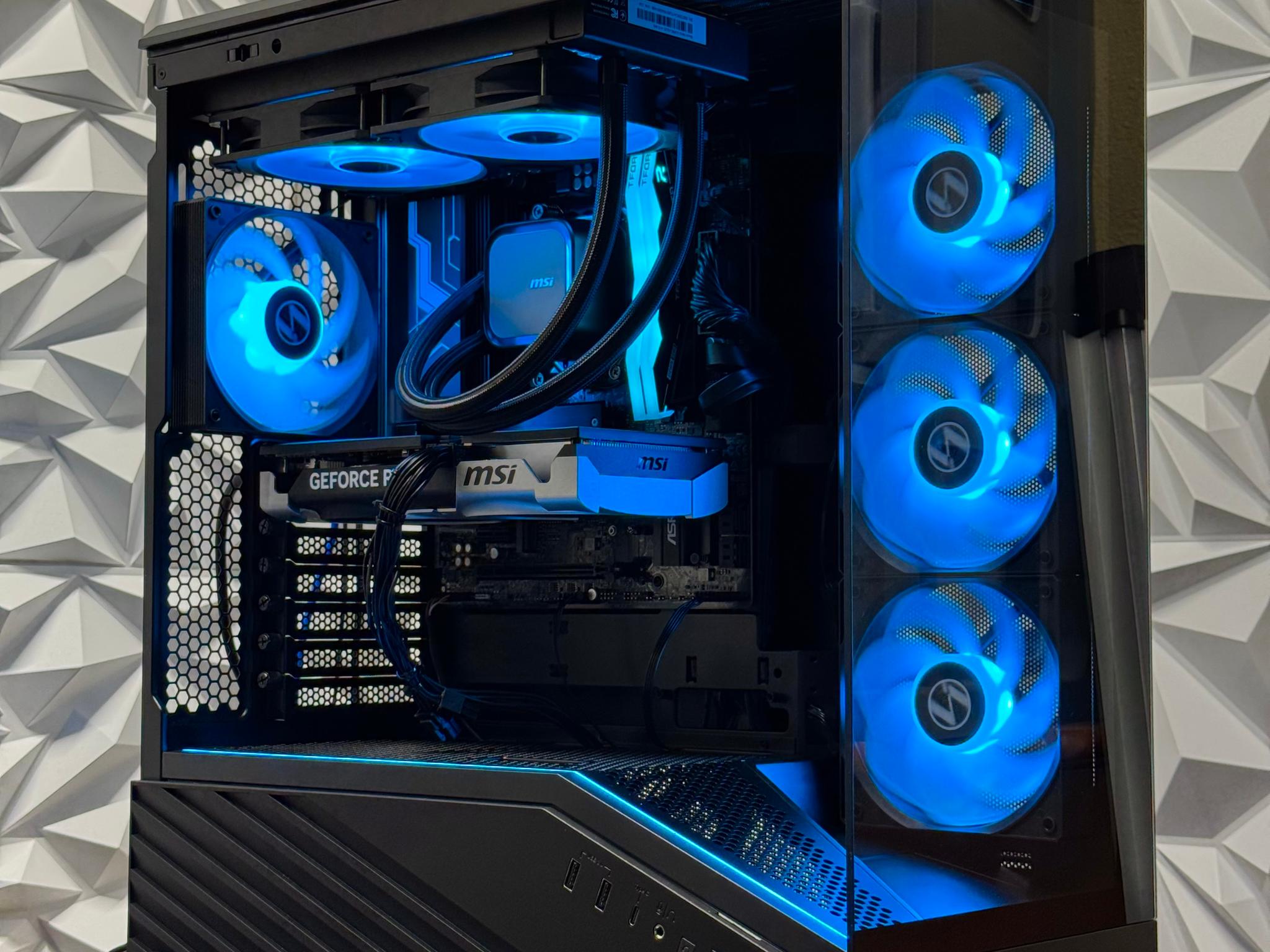 RTX 5060 Ti / 16GB DDR5 Ram / Ryzen 5 9600x / 500GB Crucial Nvme ssd / B850 / 650w