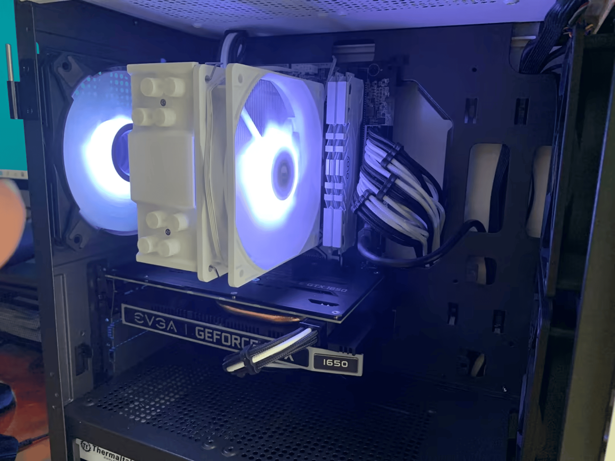 Entry Level White/Black Gaming PC (i5 6600 + GTX 1650)
