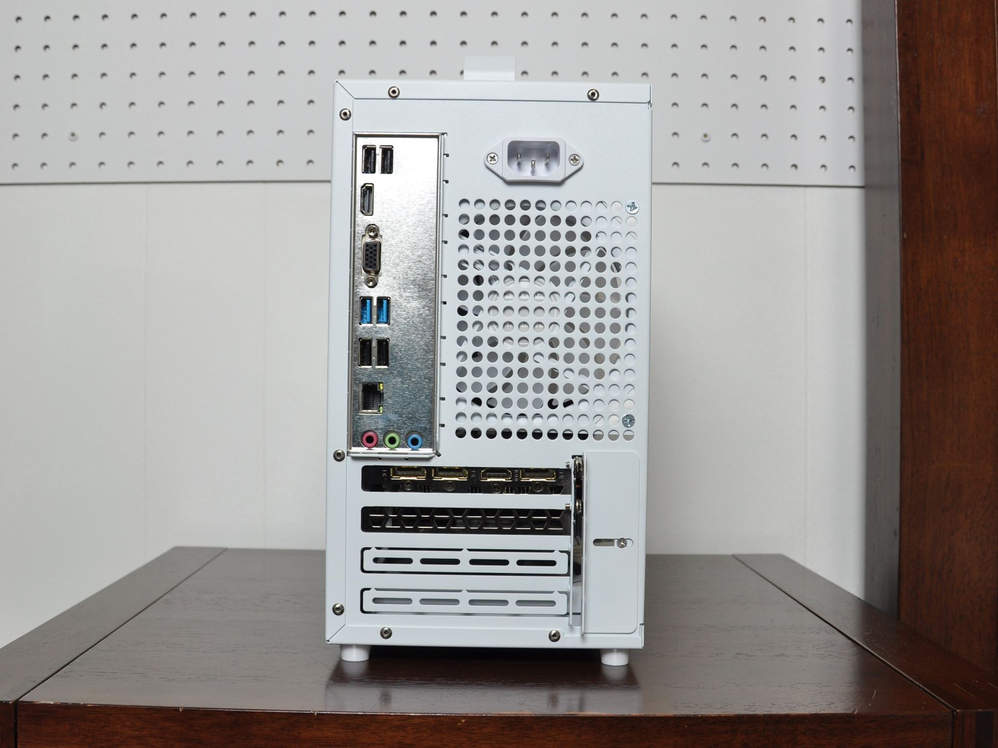 MINI WHITE PC | RTX 2060 OC | AMD RYZEN 5 5500 | 16GB RAM | 1TB GEN 4 SSD | FREE WIFI 6 | $590