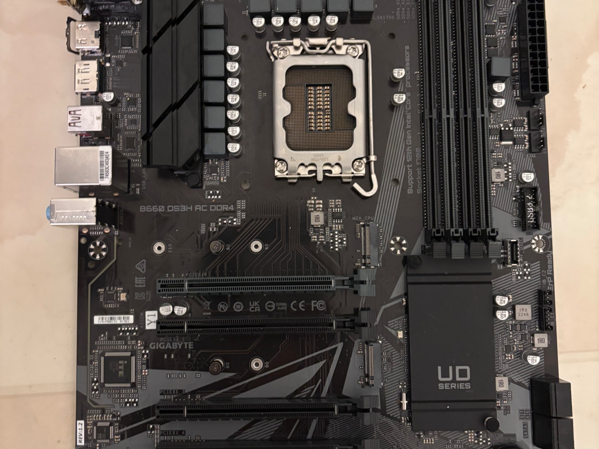 GIGABYTE B660 DS3H AC DDR4 (LGA 1700/ Intel/B660/ATX/DDR4/ Dual M.2/ PCIe 4.0)