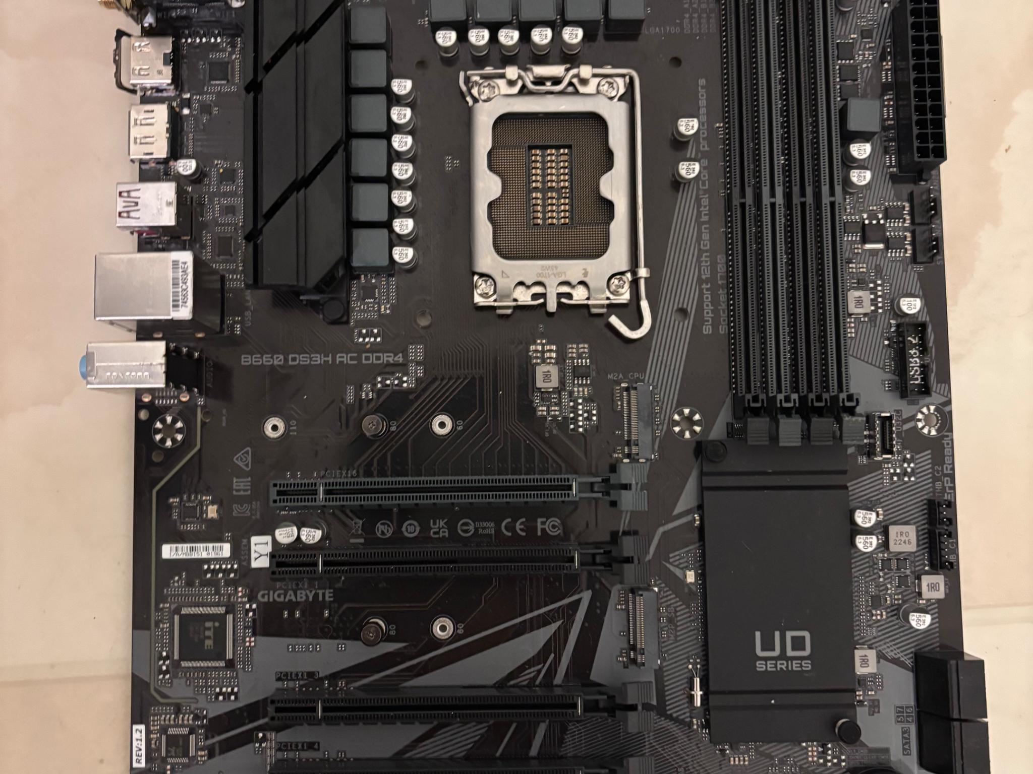 GIGABYTE B660 DS3H AC DDR4 (LGA 1700/ Intel/B660/ATX/DDR4/ Dual M.2/ PCIe 4.0)