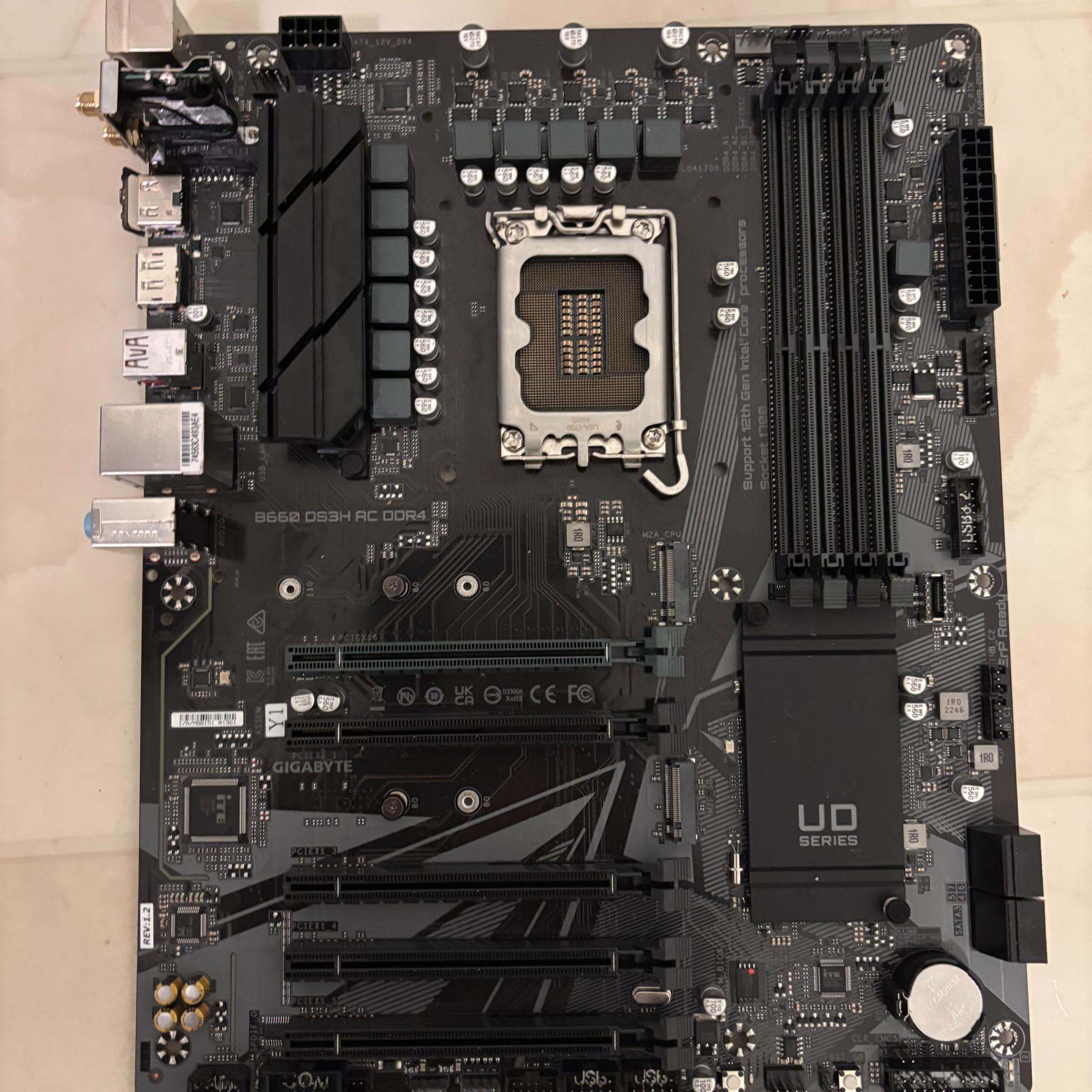 GIGABYTE B660 DS3H AC DDR4 (LGA 1700/ Intel/B660/ATX/DDR4/ Dual M.2/ PCIe 4.0)