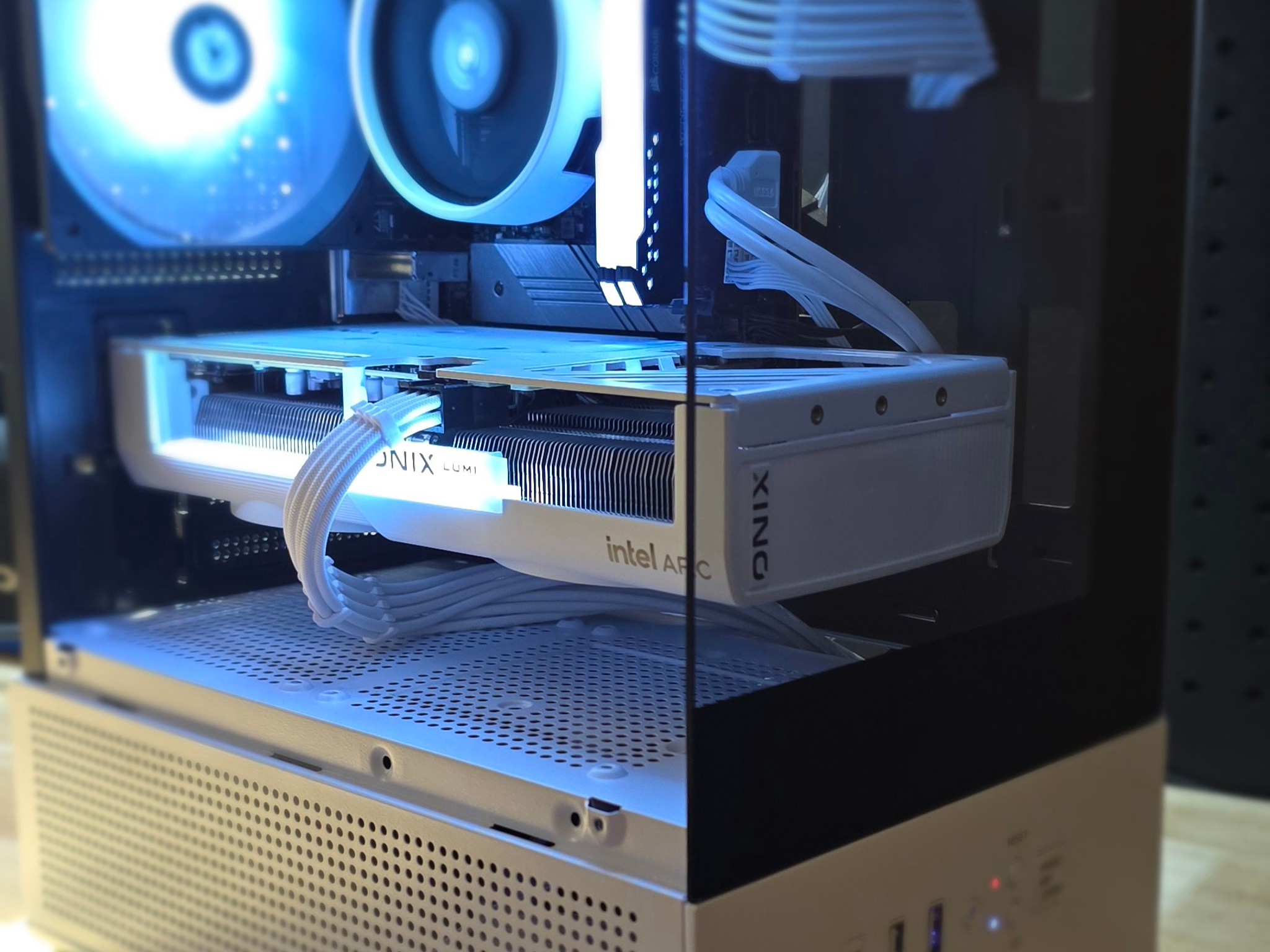 Compact Gaming PC 1080p/1440p  - Sleek & High Performance