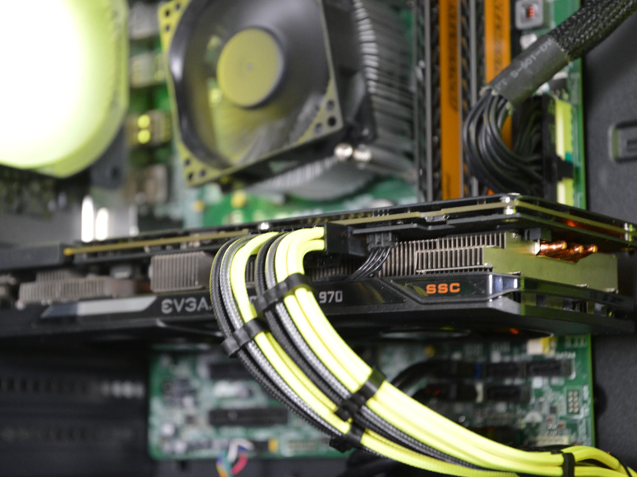 ⚫🟡| GTX 970 4GB | INTEL i7 4770 | 16GB DDR3 RAM | 256GB SATA SSD + 1TB HDD | Midnight Honey |