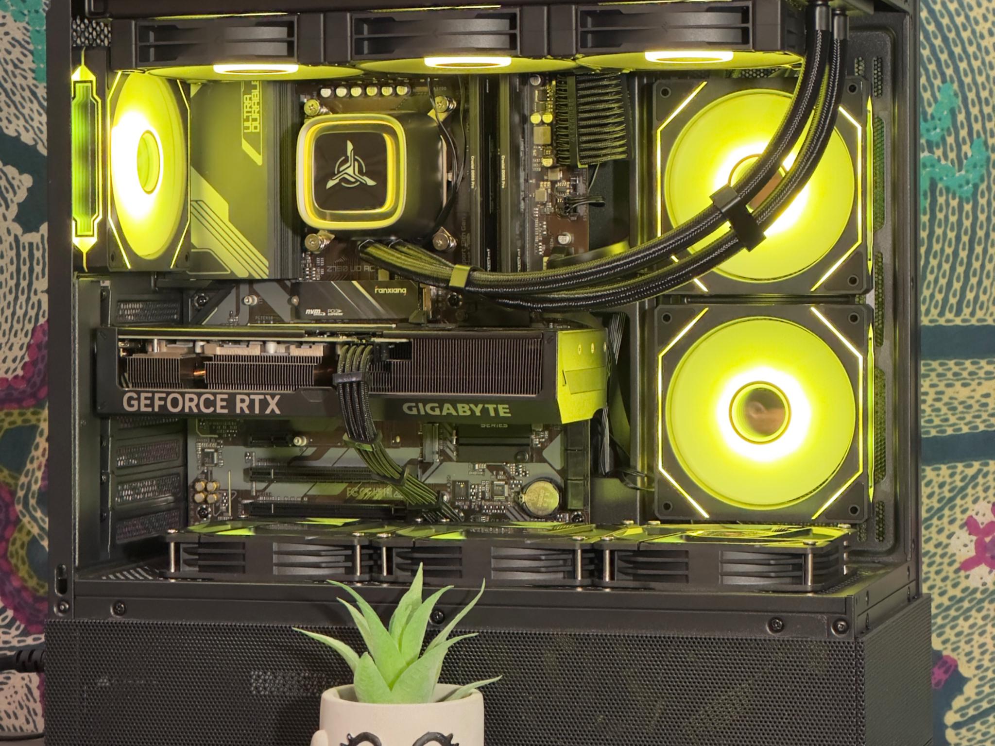 Gaming PC: 4070 + 13700k + 32gb DDR5 + 1TB nVME SSD
