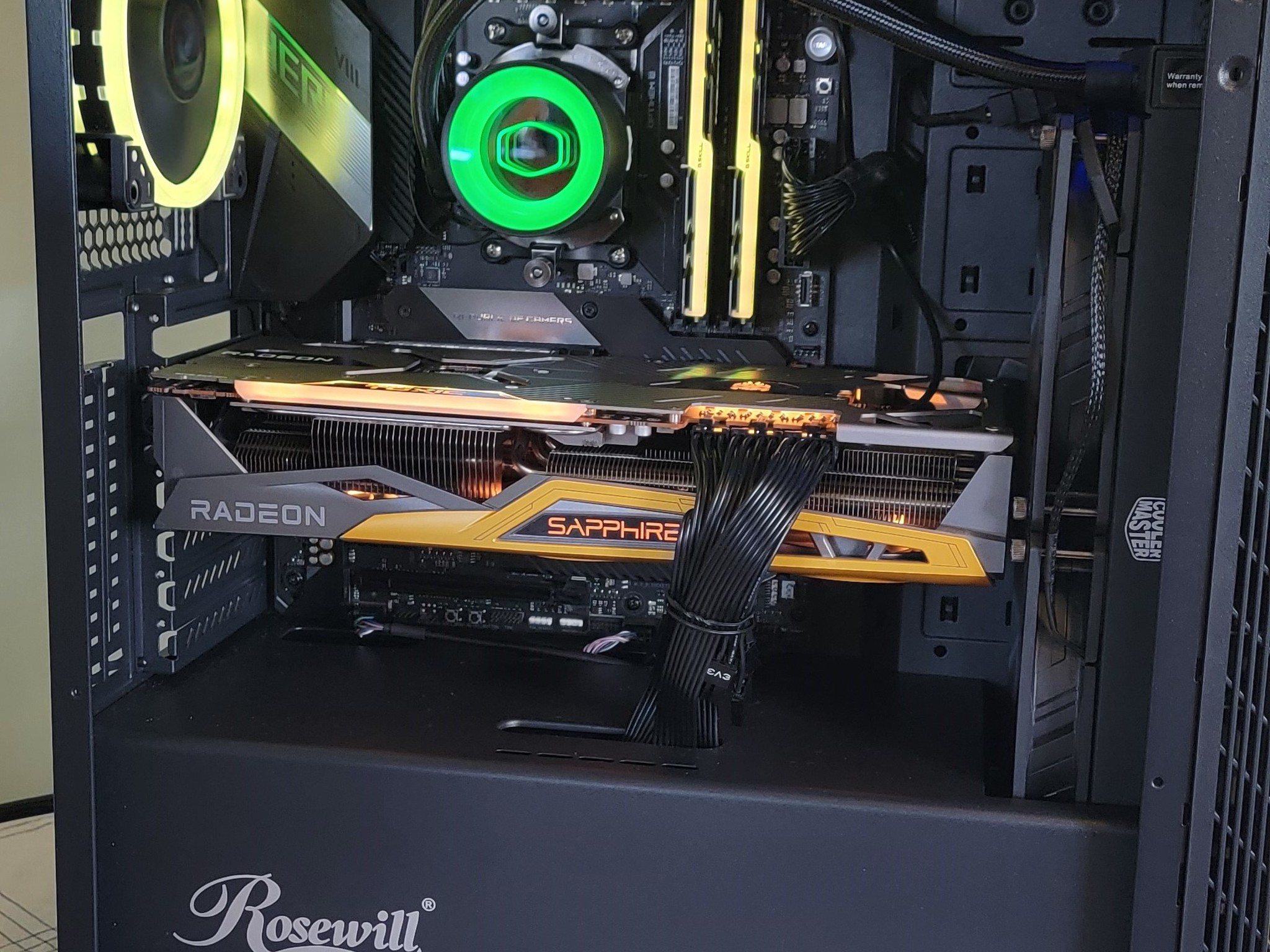 ASUS ROG X570 Crosshair VIII Hero AMD Ryzen 7 5800X Sapphire ToxicRX6900XT 16GB