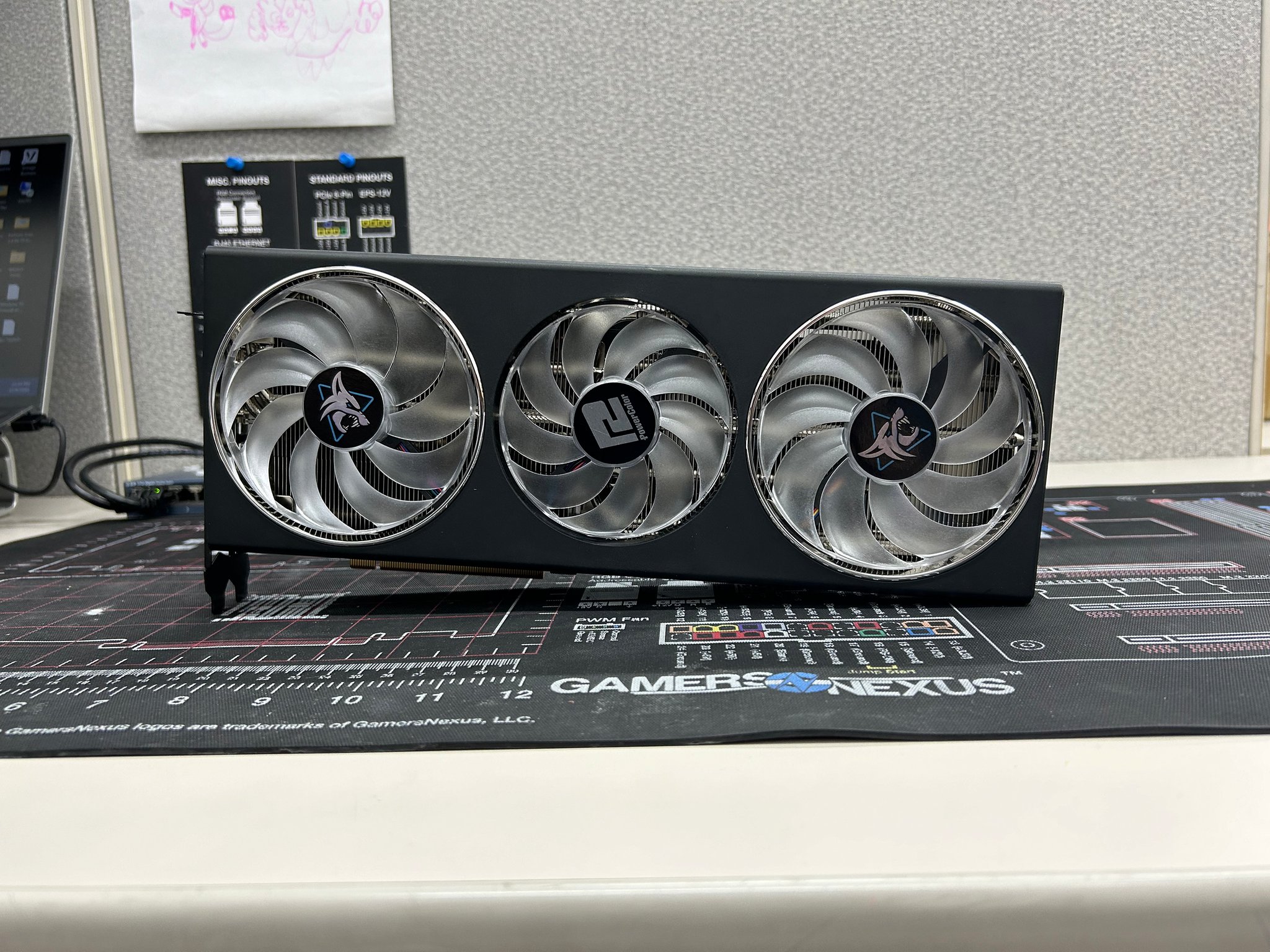 PowerColor Hellhound RX 7700XT 12GB