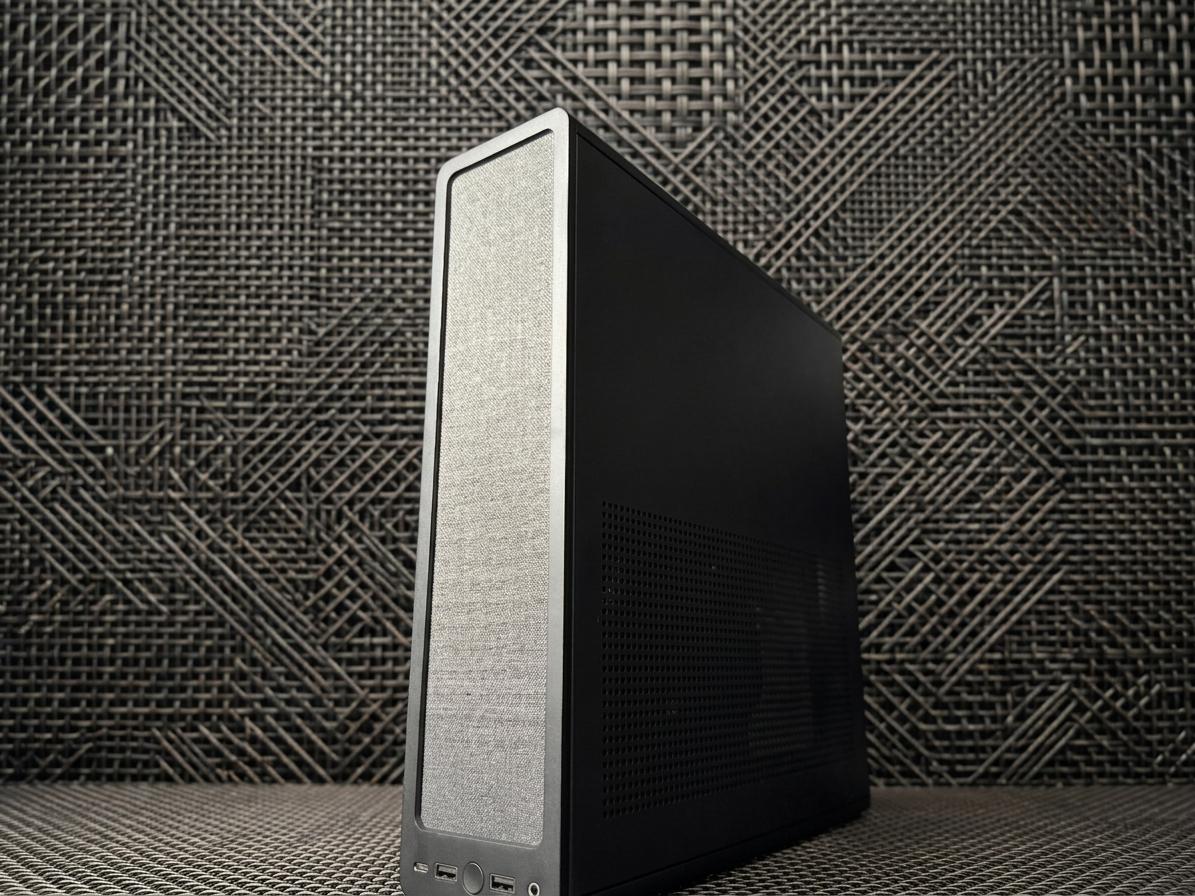🖤⚡ SLIM THICK ⚡🖤 Ryzen 5 9600X| RTX 5060Ti| 16 GB DDR5| 1.25 TB NVMe| 750W Gold PSU