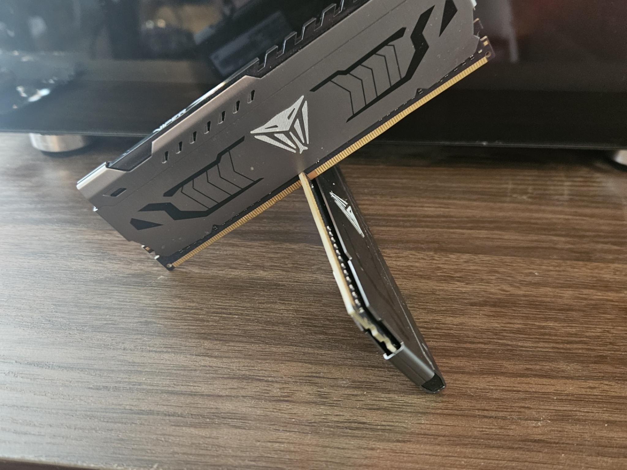 Patriot steel viper ram (8x2)
