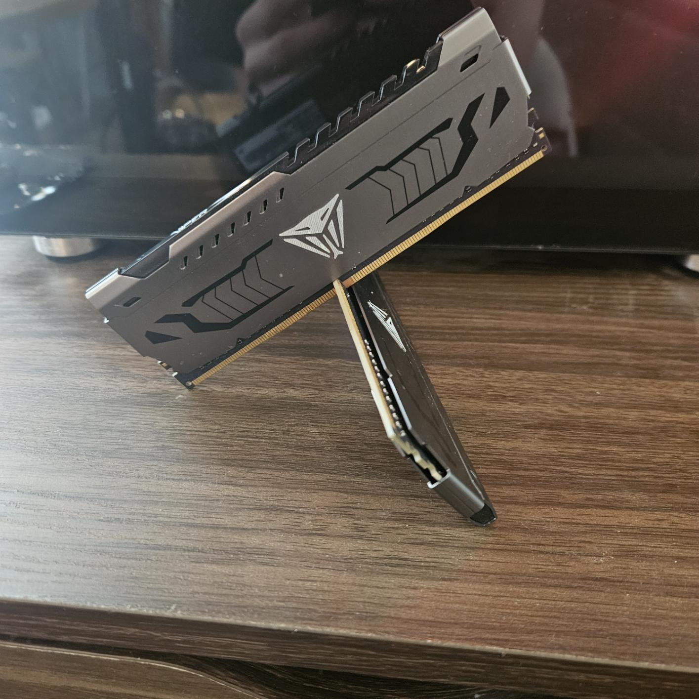 Patriot steel viper ram (8x2)