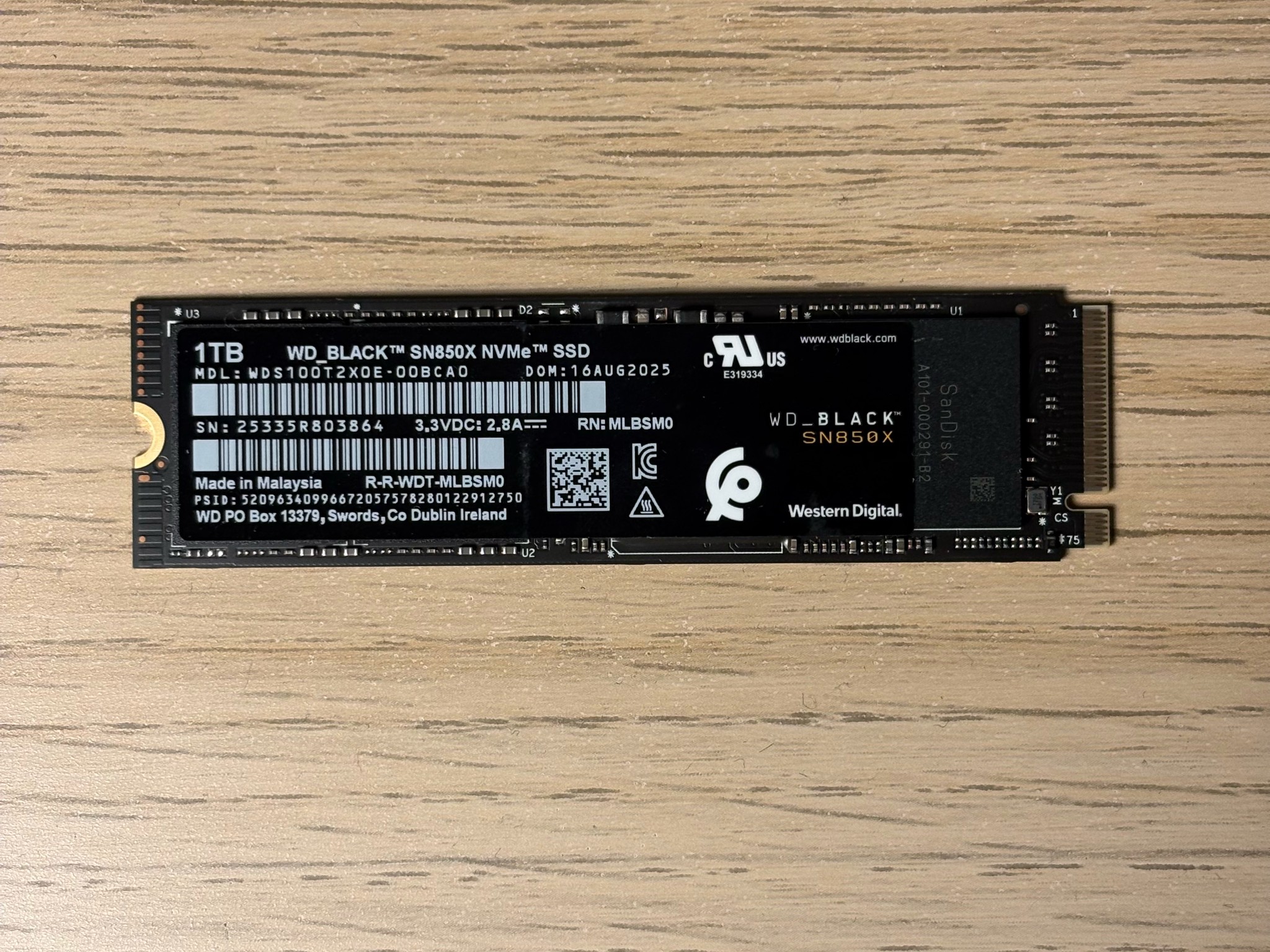 Western Digital WD_BLACK SN850X 1TB NVMe SSD Gen 4 Game Drive Black