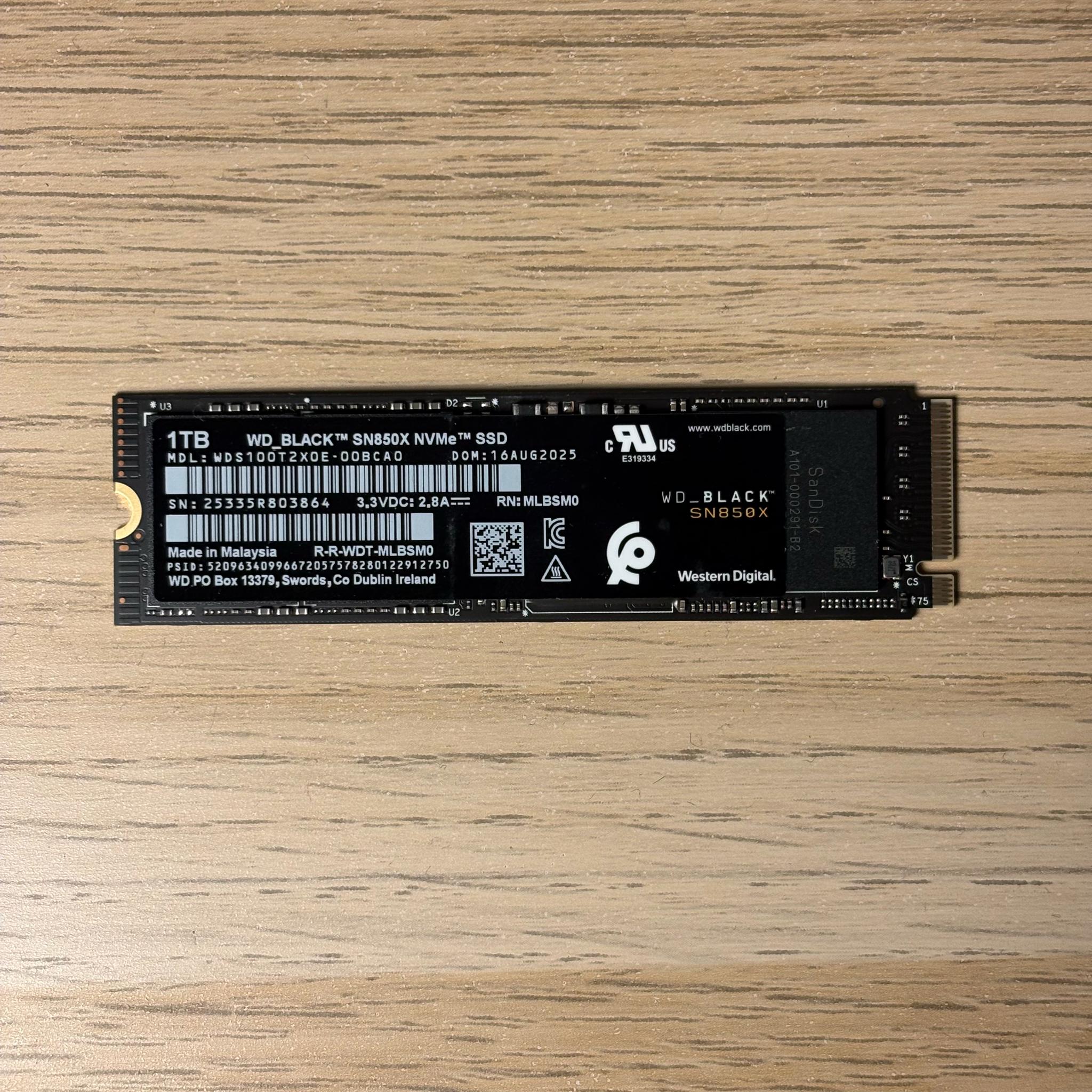 Western Digital WD_BLACK SN850X 1TB NVMe SSD Gen 4 Game Drive Black