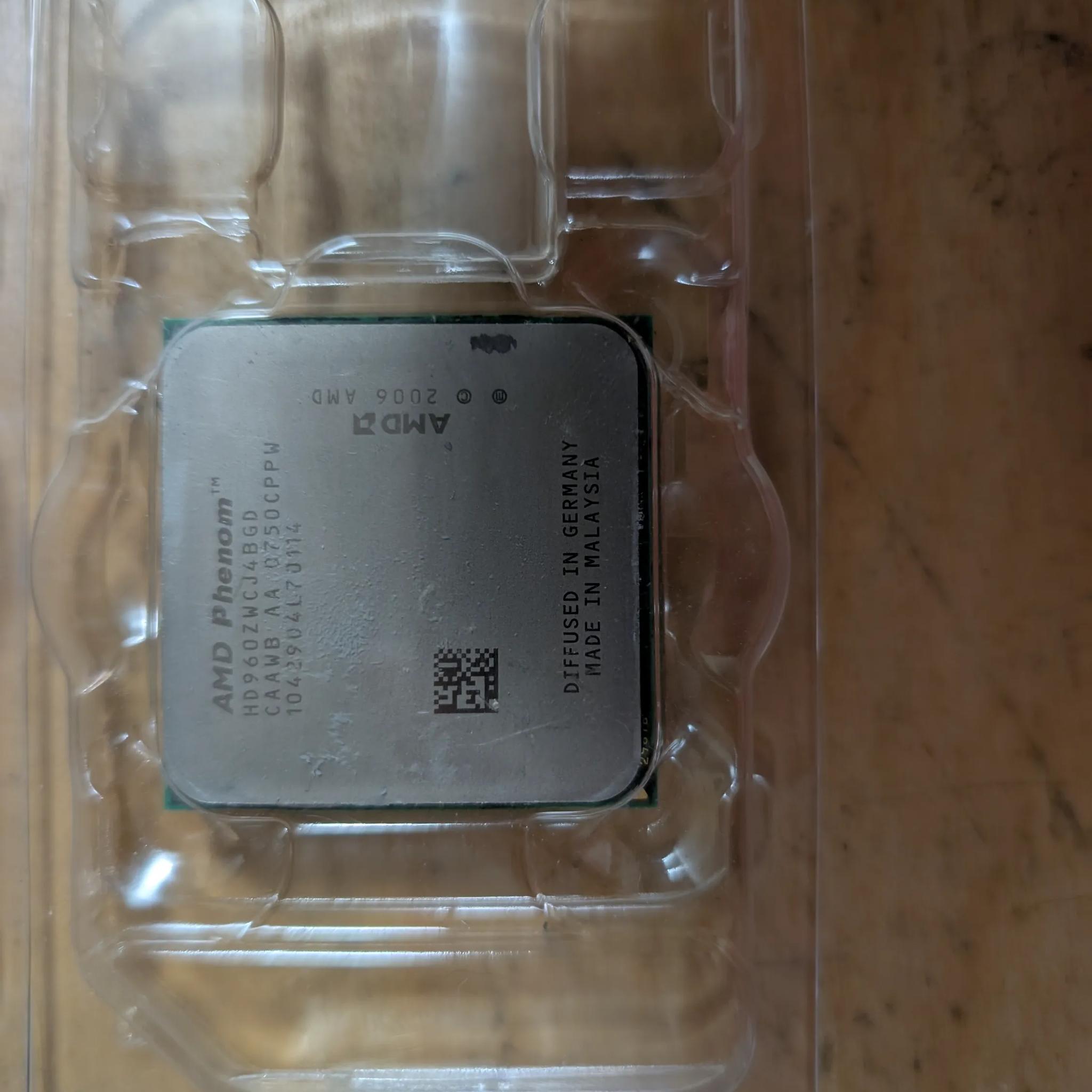 AMD Phenom X4 9600 BE + Athlon II X2 255