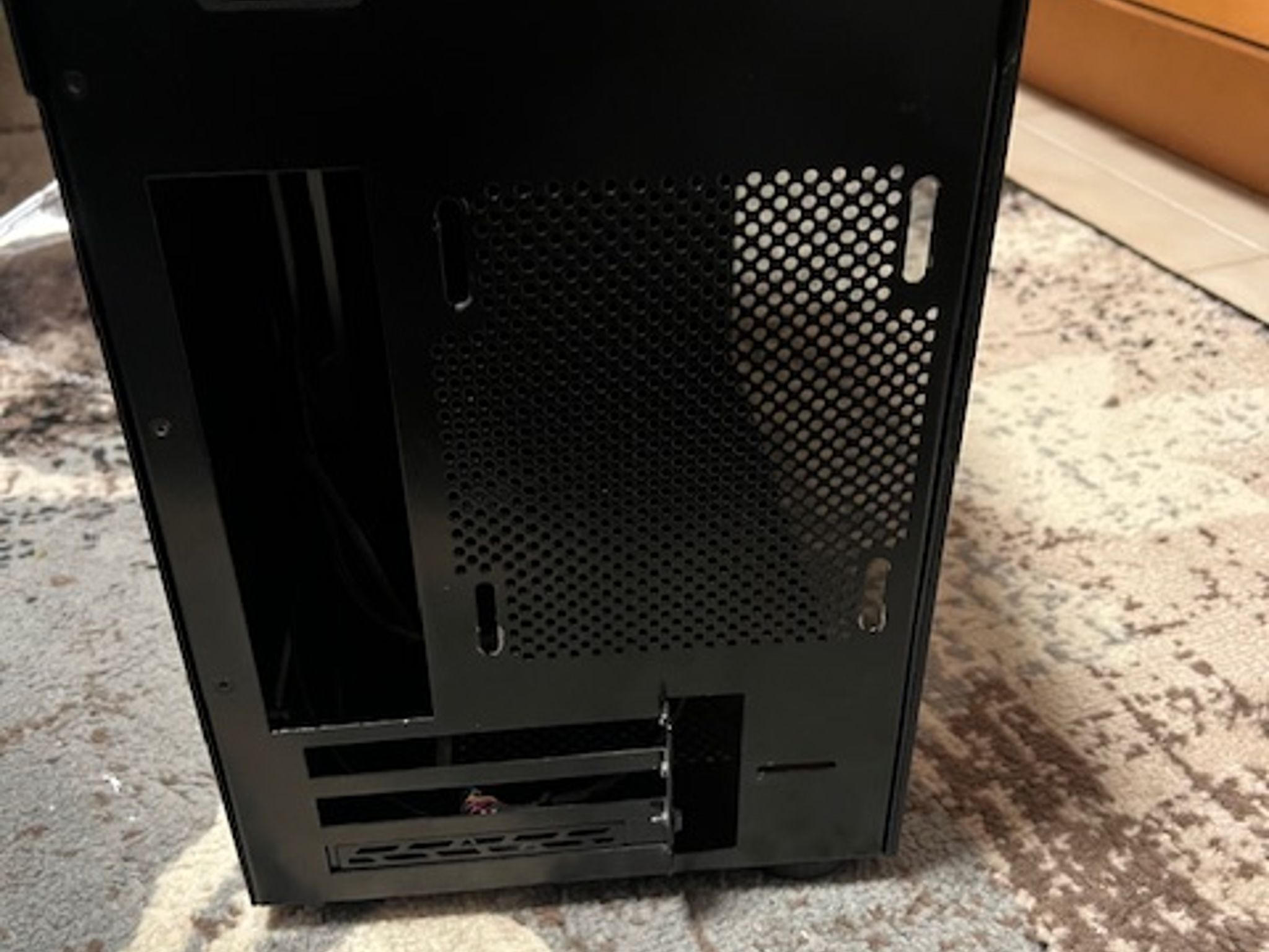 LIAN LI TU150 Aluminium Tempered glass Mini ITX Case Black + 850 Watt Lian Li SFX Power Supply Black