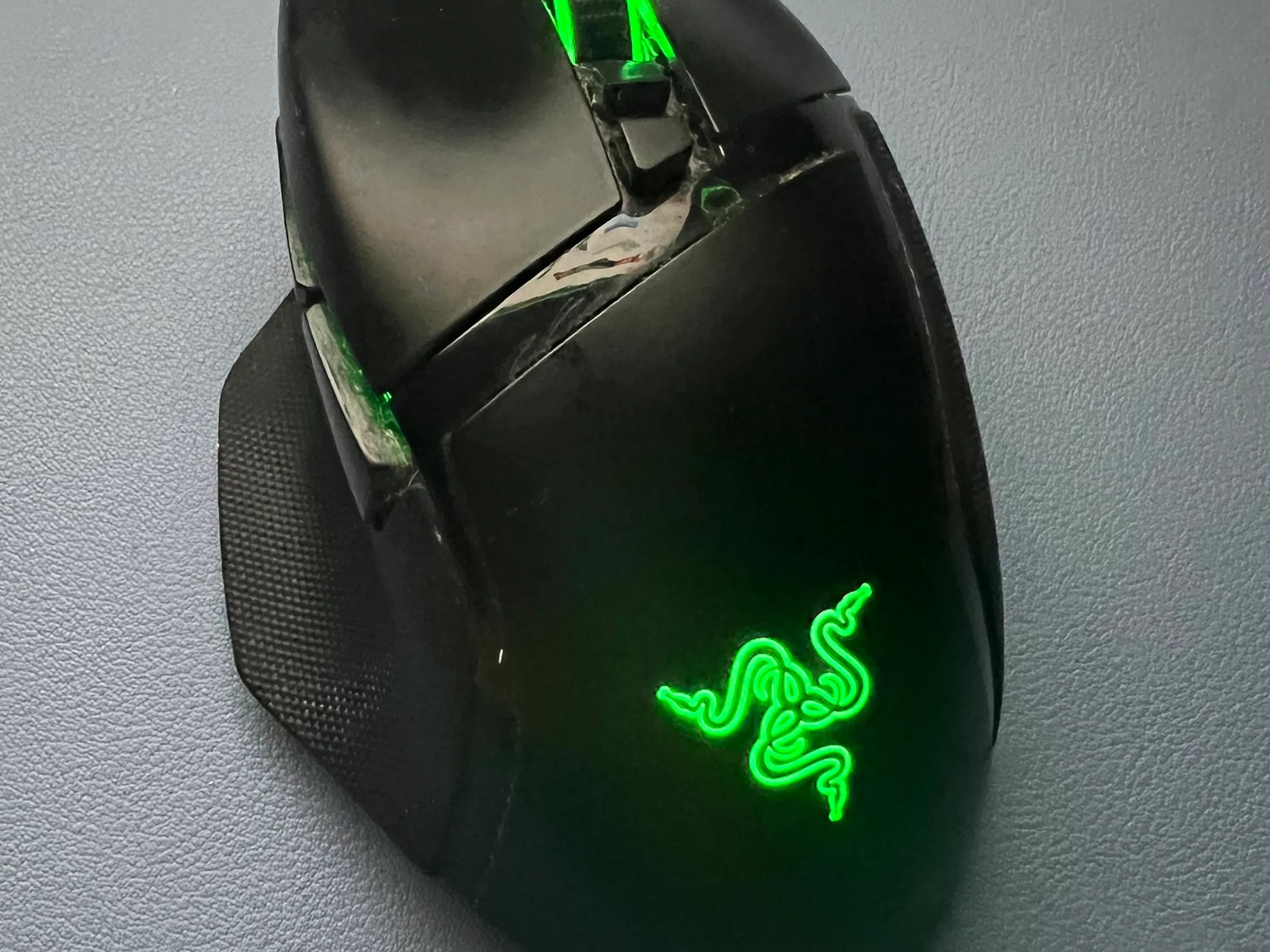 Razer Basilisk Ultimate w/Charging Dock RZ01-03170100 Wireless Gaming Mouse