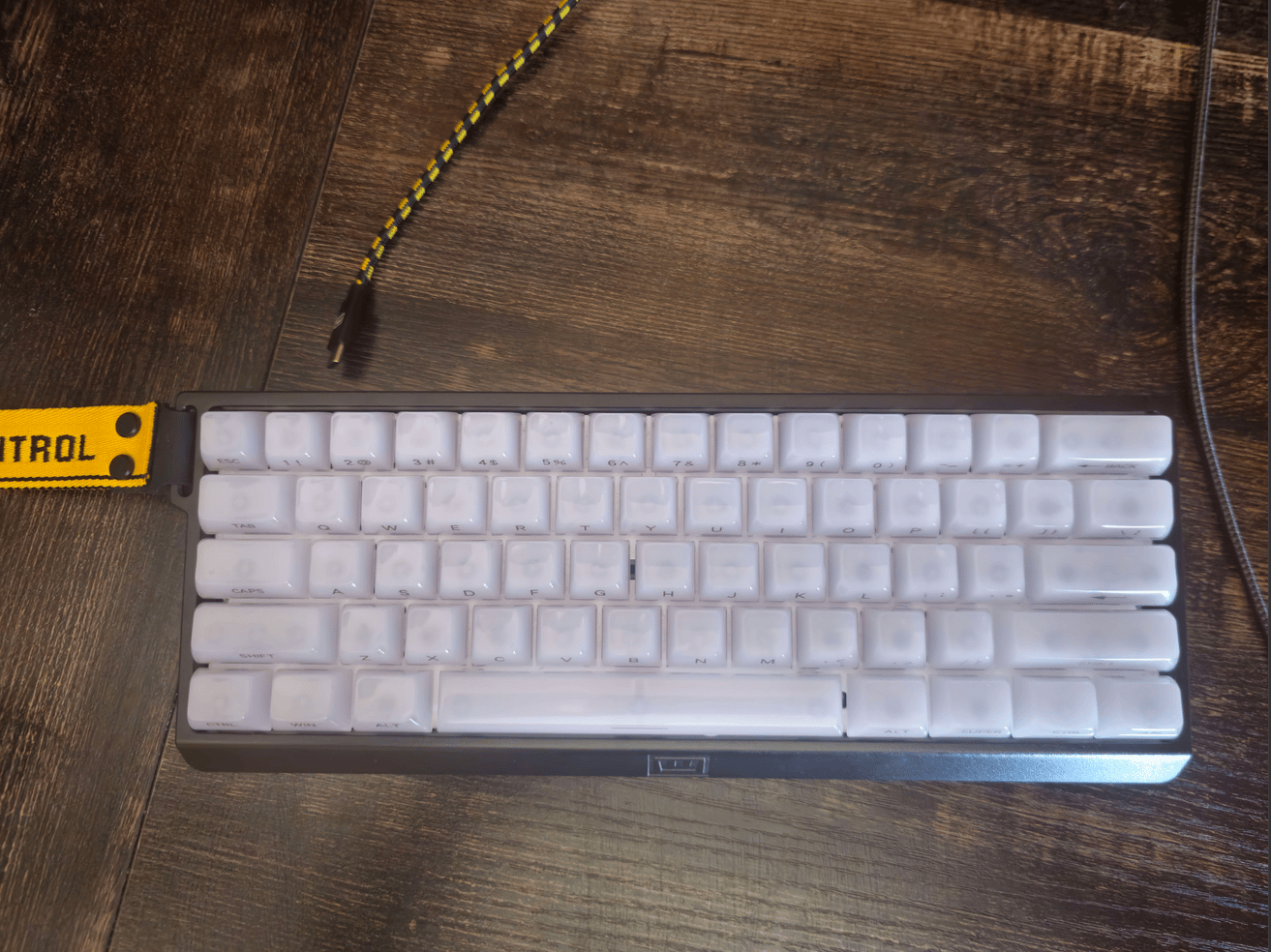 Wooting 60he+ with Geon Raptor Switches installed