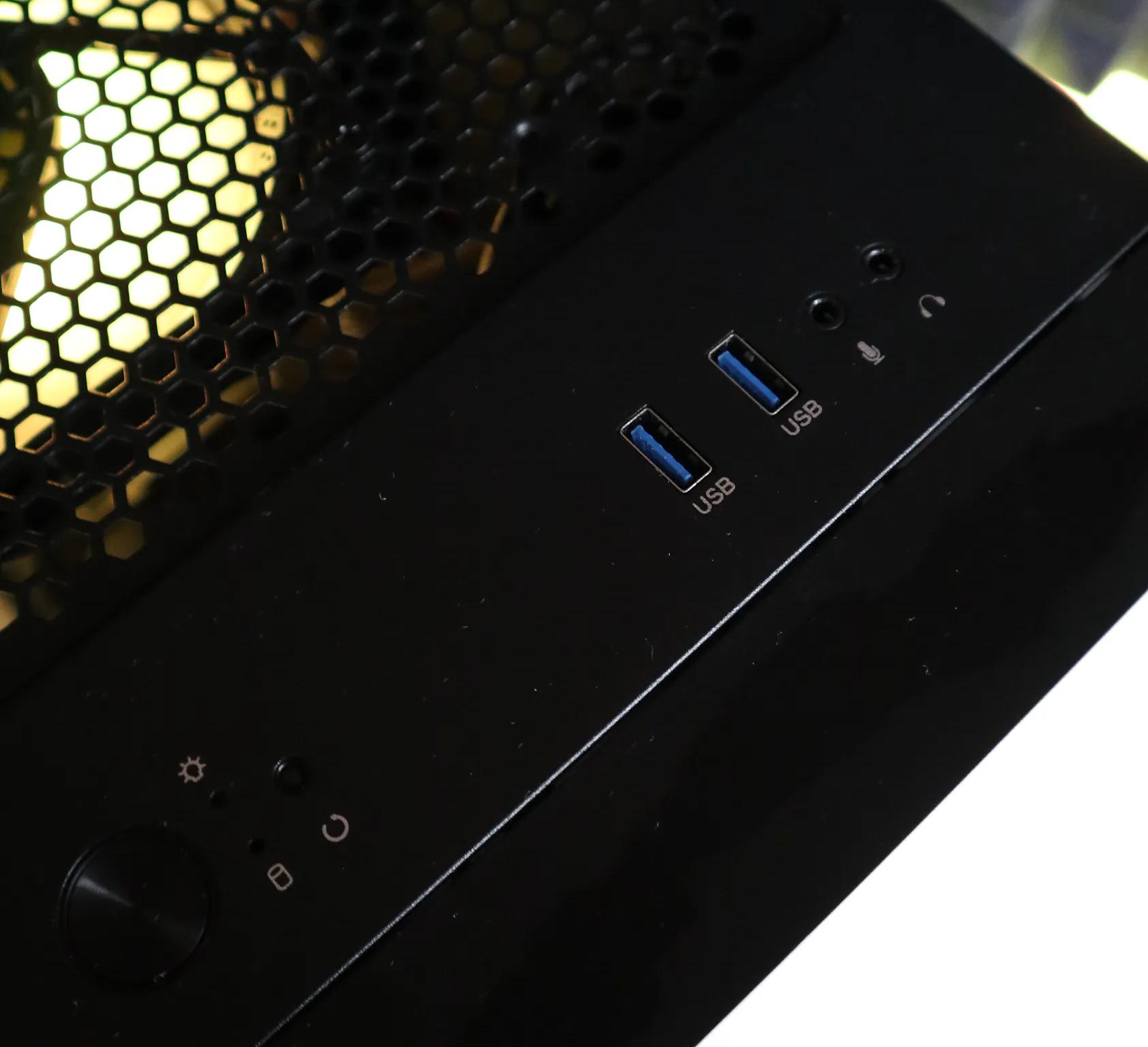Bolt | Ryzen 3 1200/RX 560XT 8GB Gaming PC