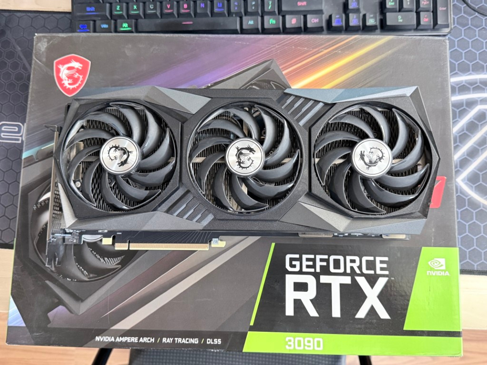 Gigabyte GeForce Gaming X Trio RTX 3090 24GB - With box and Support Bracket