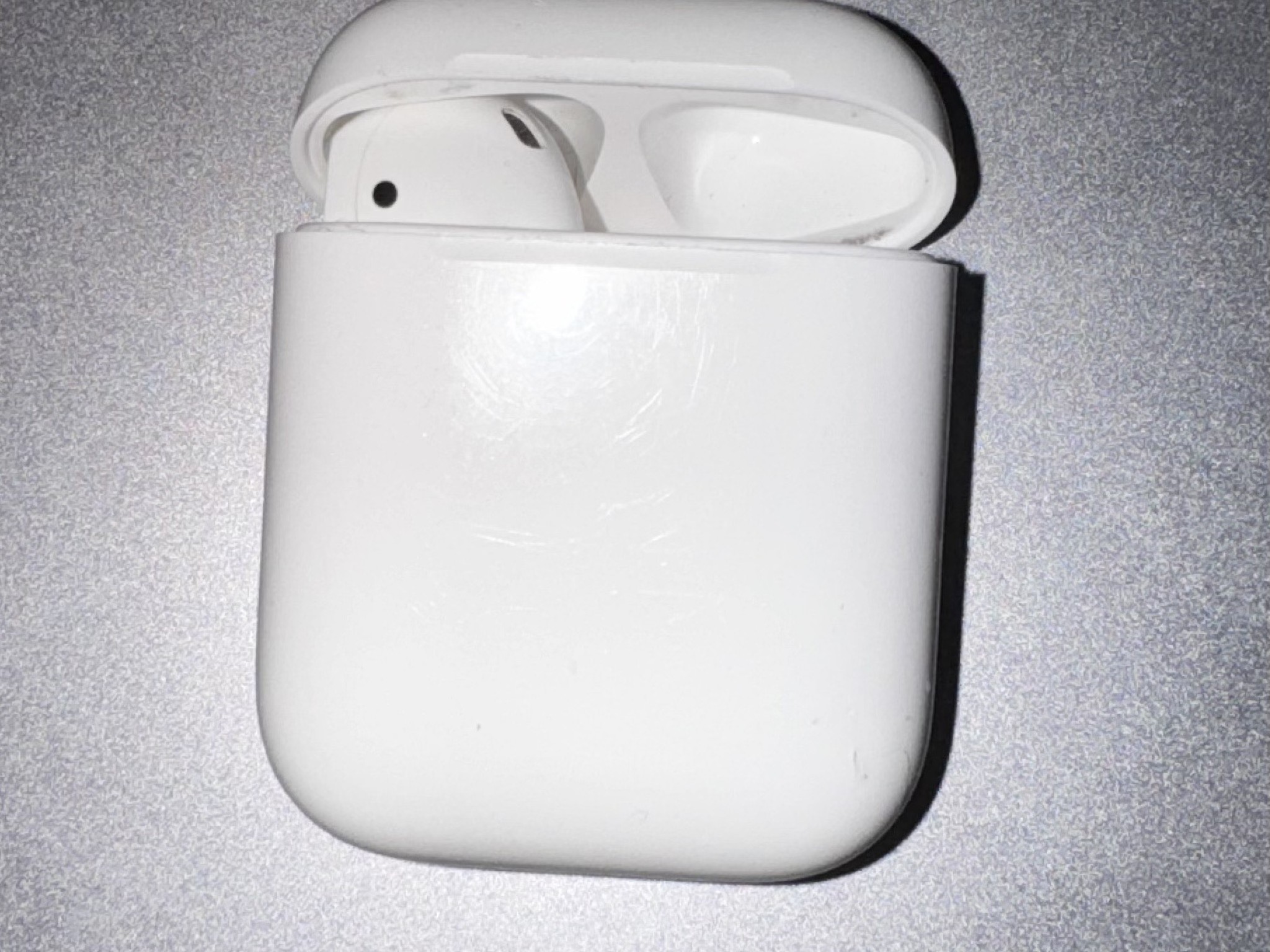 Apple Airpods 1st Generation Wireless Earbuds | Charging Case and Left Earbud ONLY A1602