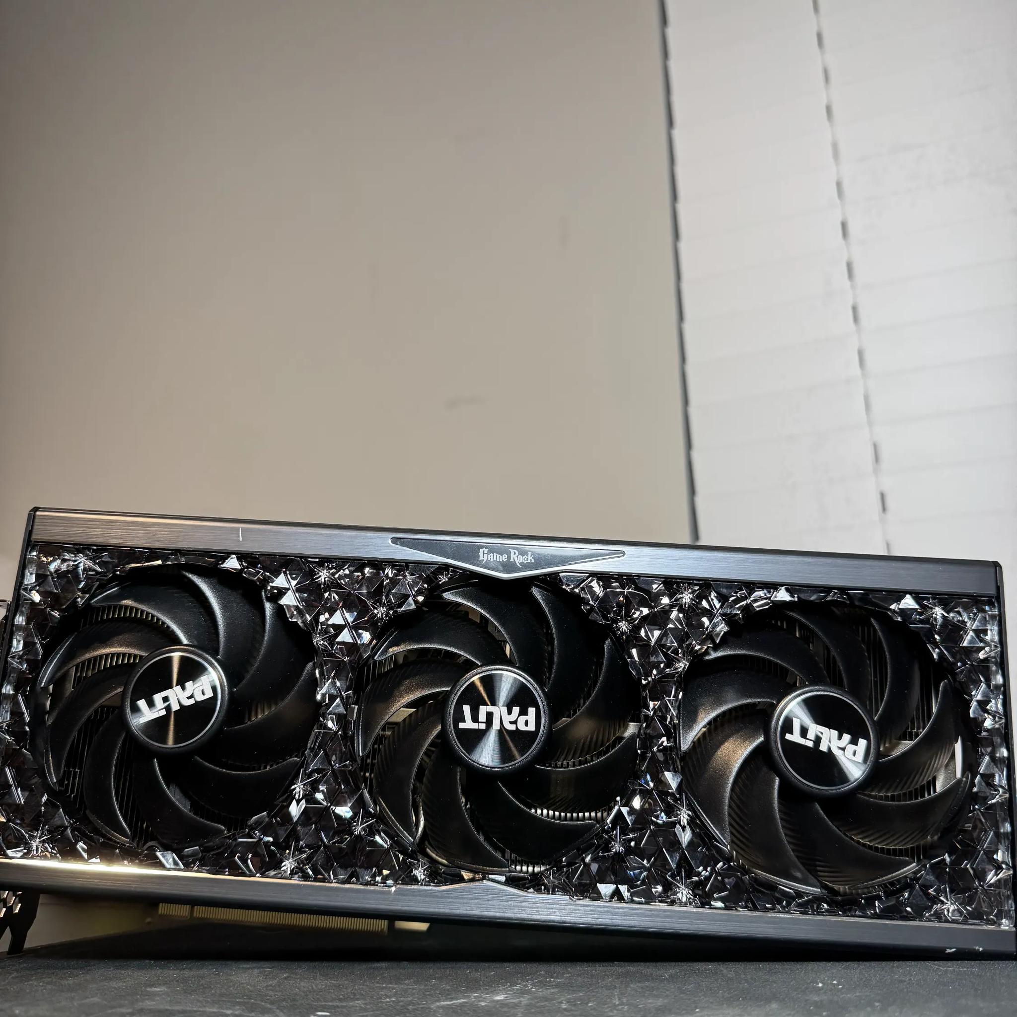 PALIT GeForce RTX 4090 GameRock 24GB | Jawa