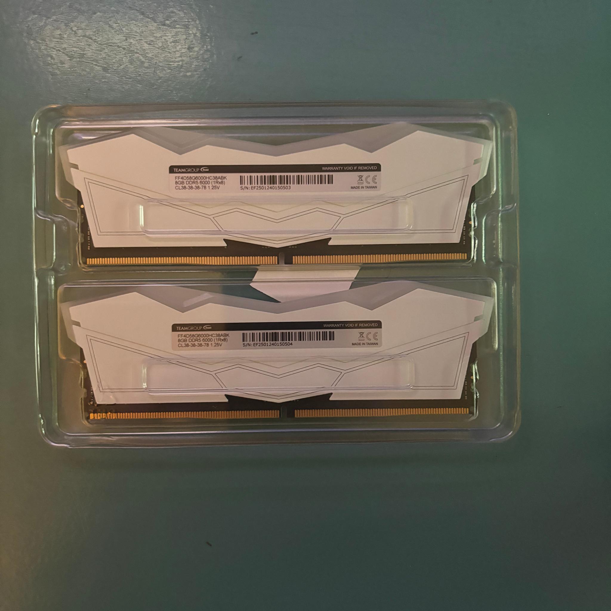 T-force 16gb white memory