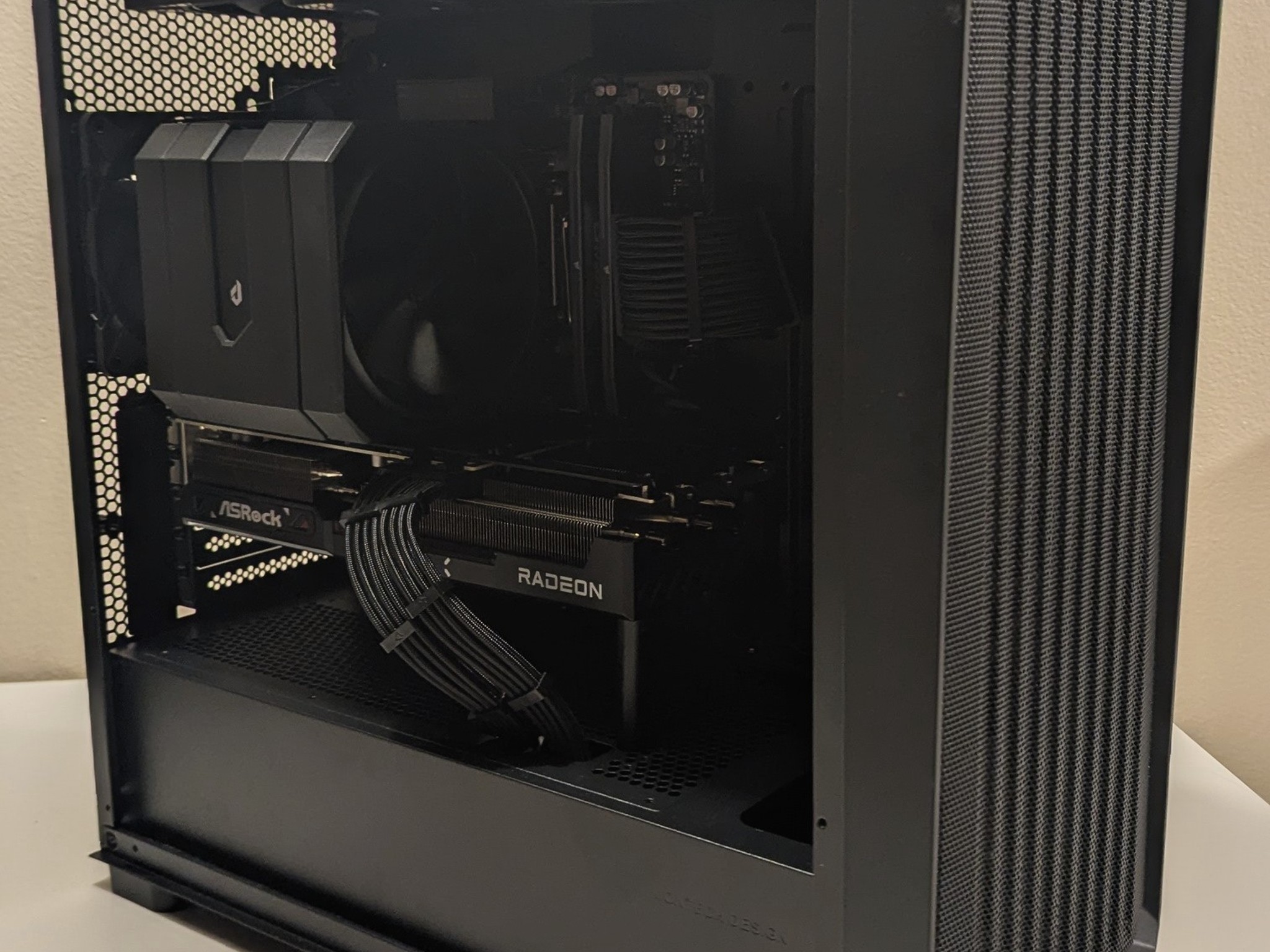 Blackout Gaming PC - Ryzen 9600X | RX 9070 XT 16GB | 1TB SSD| 16GB DDR5 6000 CL 30| WIFI+BT|