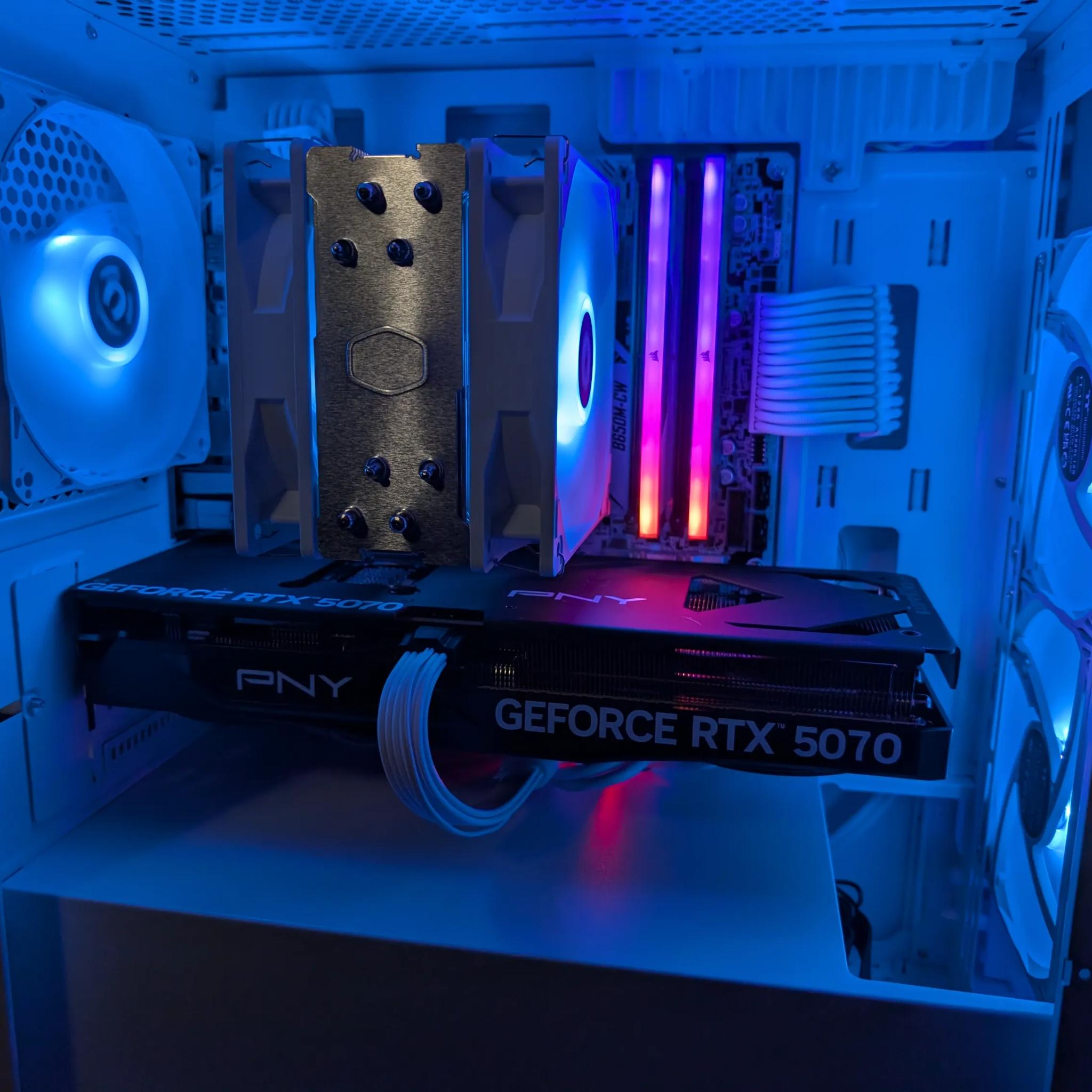 PNY GeForce RTX 5070 OC 12GB