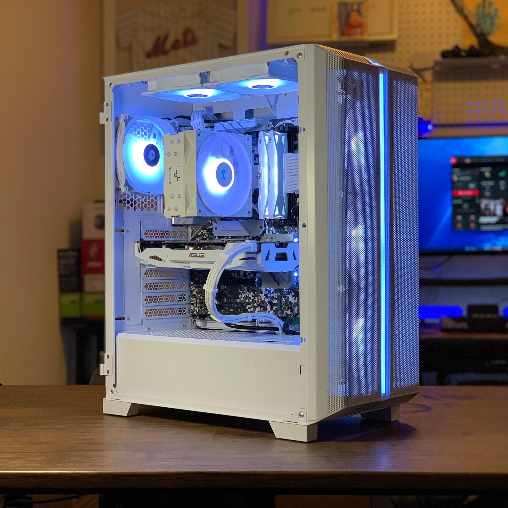 White Gaming PC(Ryzen 7 2700 + GTX 1070)